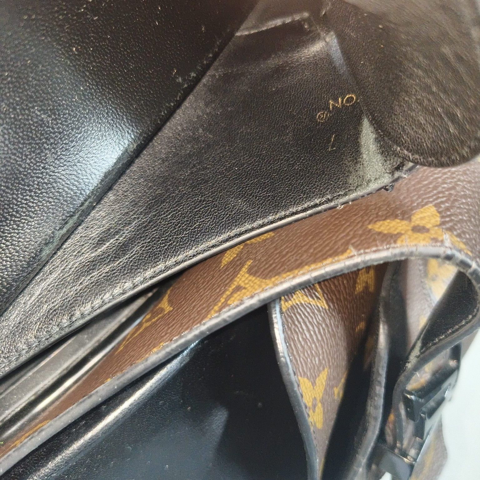 Louis Vuitton Louis Vuitton Monogram Easy Mule Size 8 Size US 8 / EU 41 - 10 Thumbnail