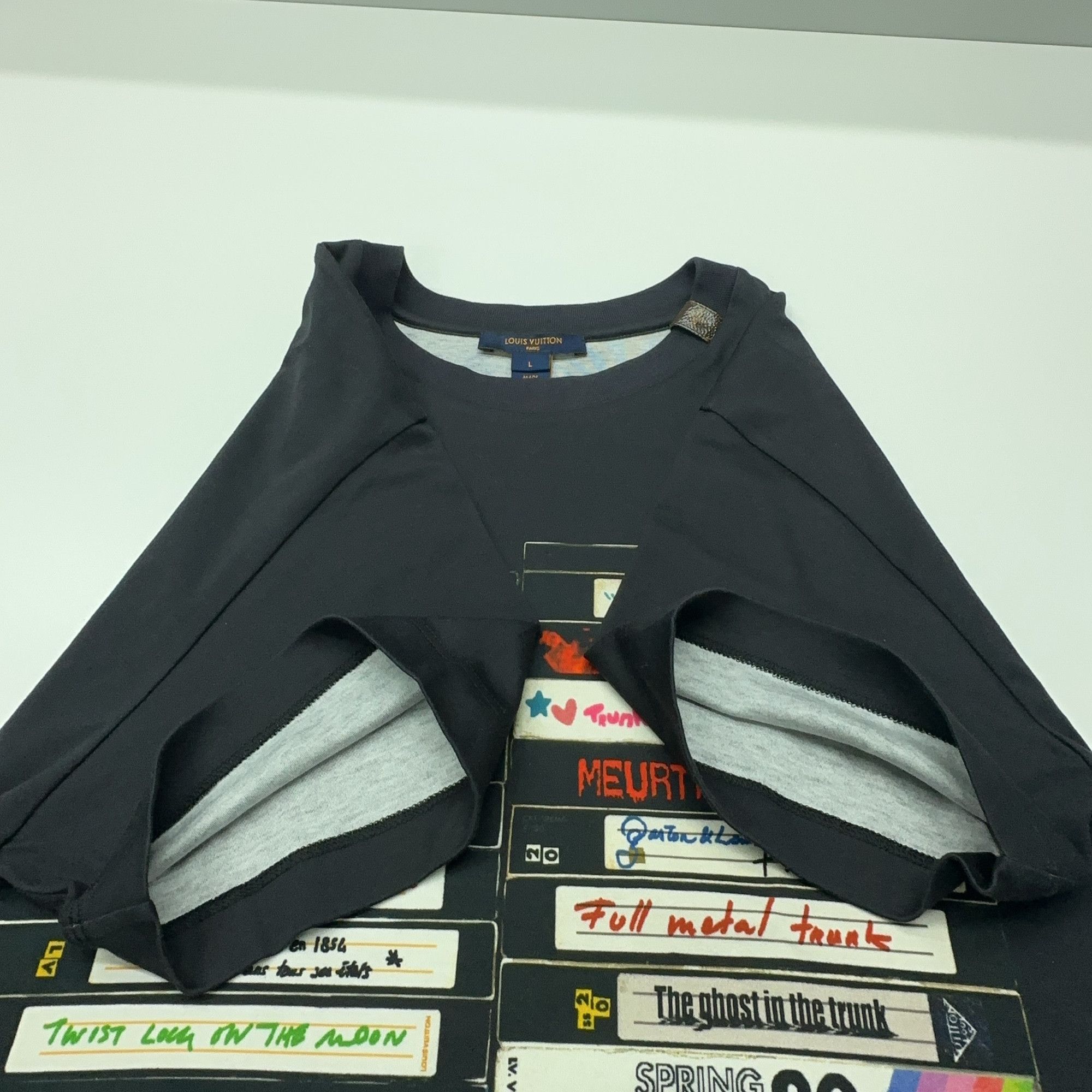 Louis Vuitton Louis Vuitton Cassette Print Graphic T-Shirt L Size L / US 10 / IT 46 - 7 Thumbnail