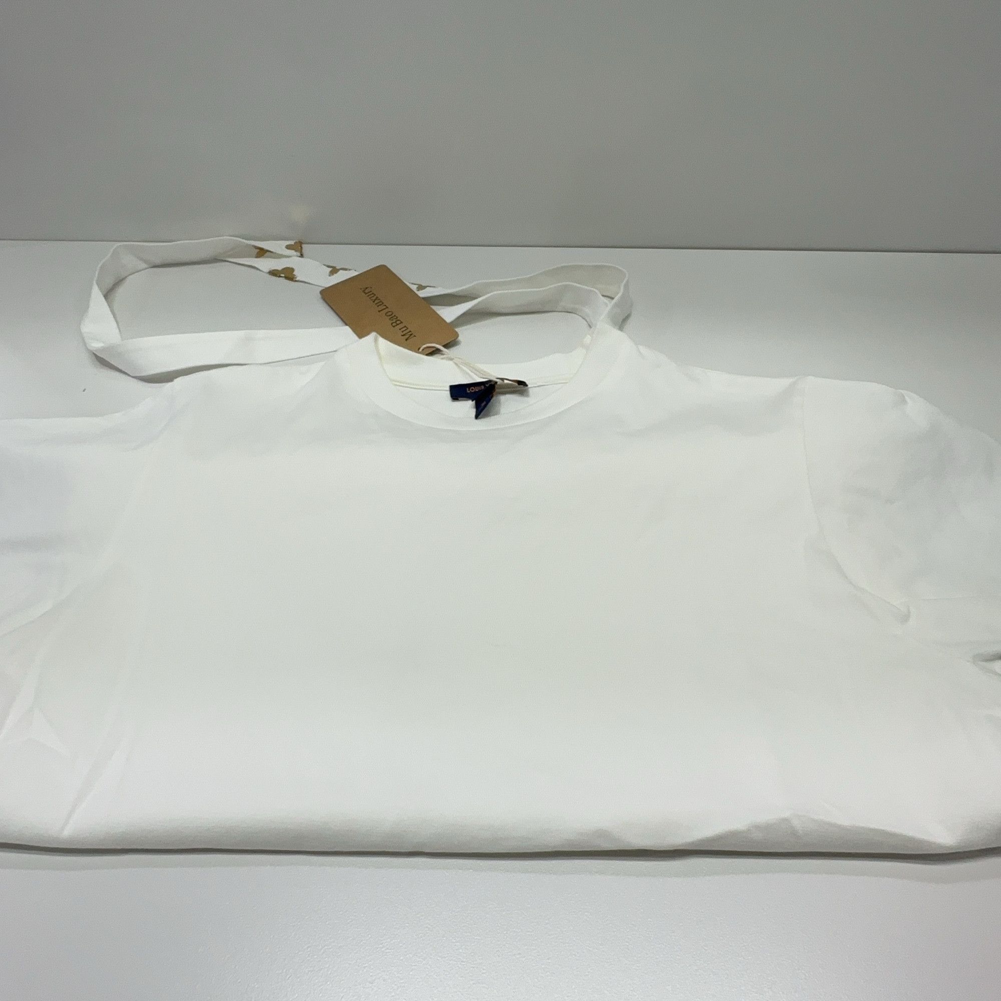 Louis Vuitton Louis Vuitton Monogram Sash T-Shirt Size M Size US M / EU 48-50 / 2 - 6 Thumbnail