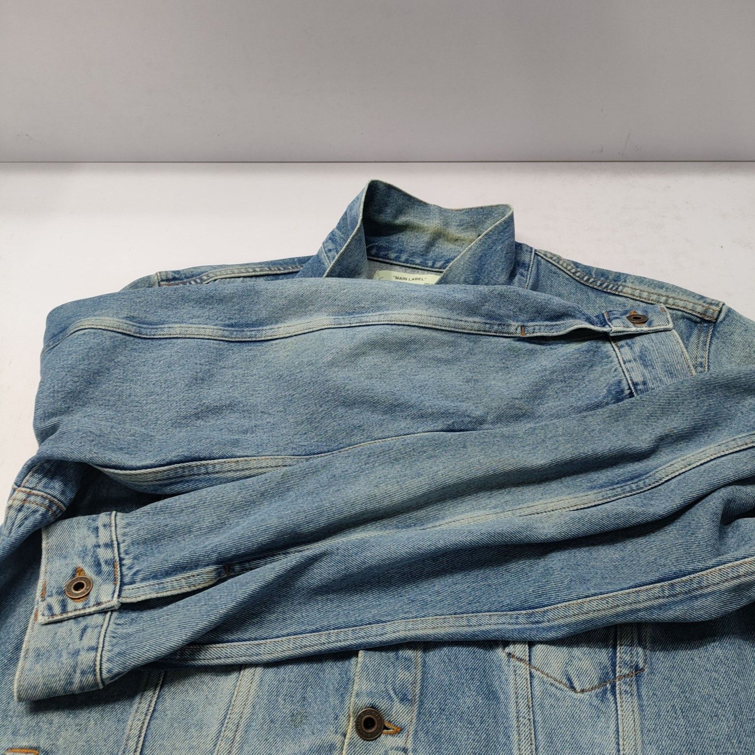 Off-White Off-White White Graphic Denim Jacket Size L Size US L / EU 52-54 / 3 - 11 Thumbnail