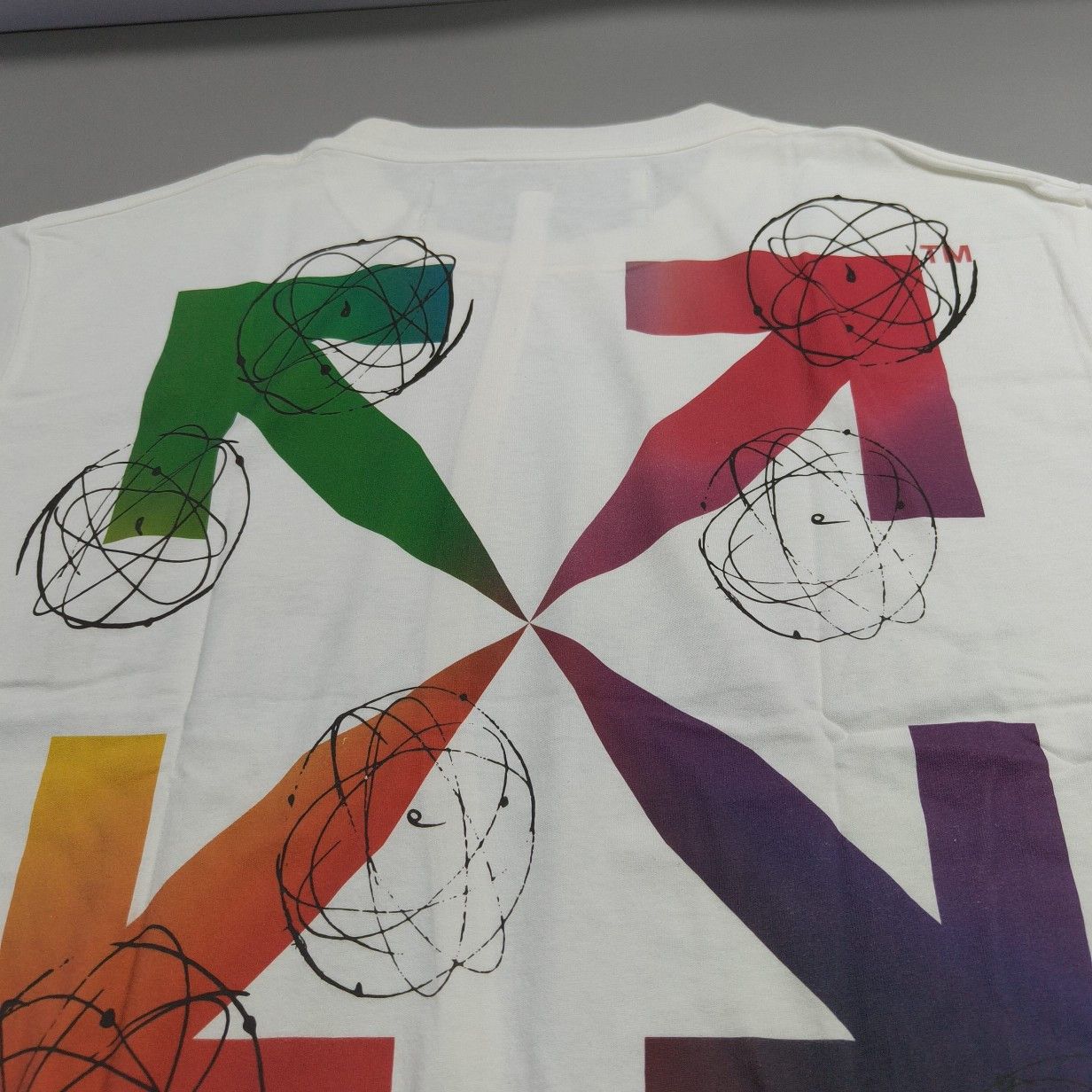 Off-White Off-White x Futura Atoms Graphic T-Shirt Size S Size US S / EU 44-46 / 1 - 3 Thumbnail