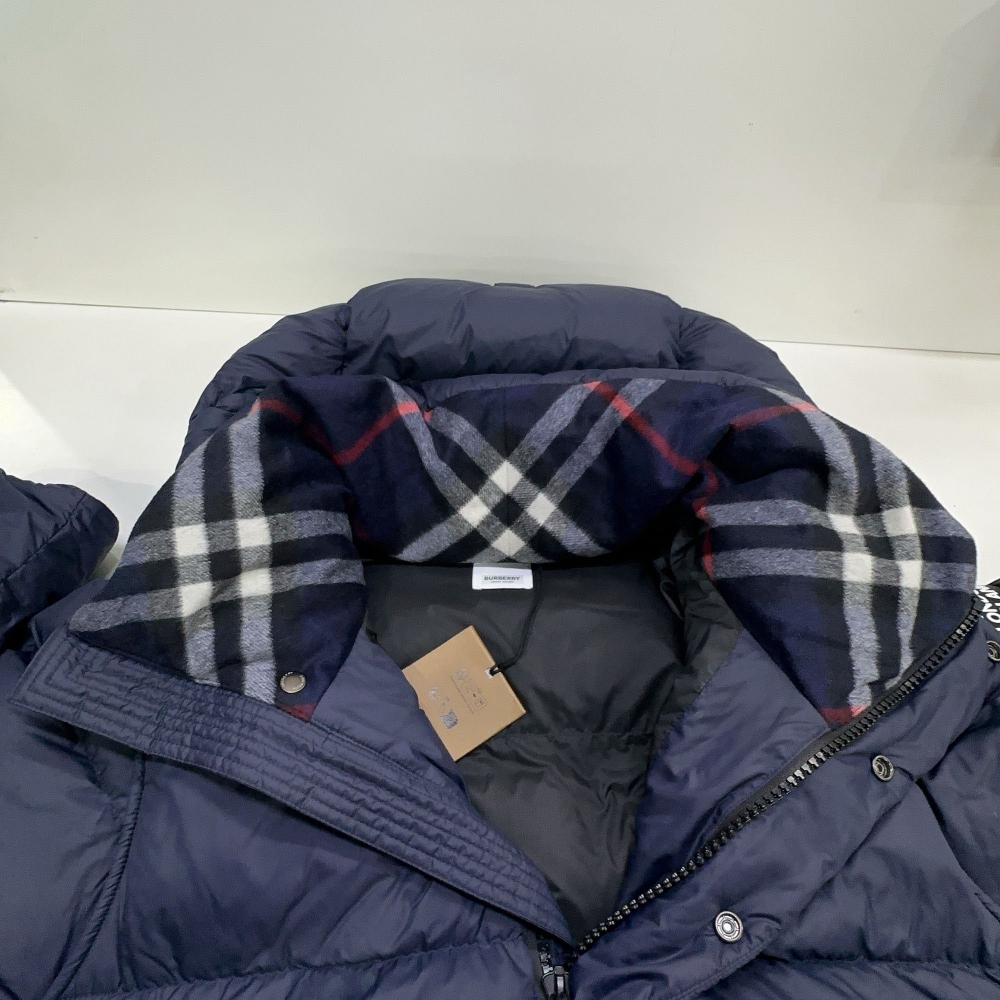 Burberry Burberry Navy Down Puffer Jacket Size XL Size US XL / EU 56 / 4 - 12 Thumbnail