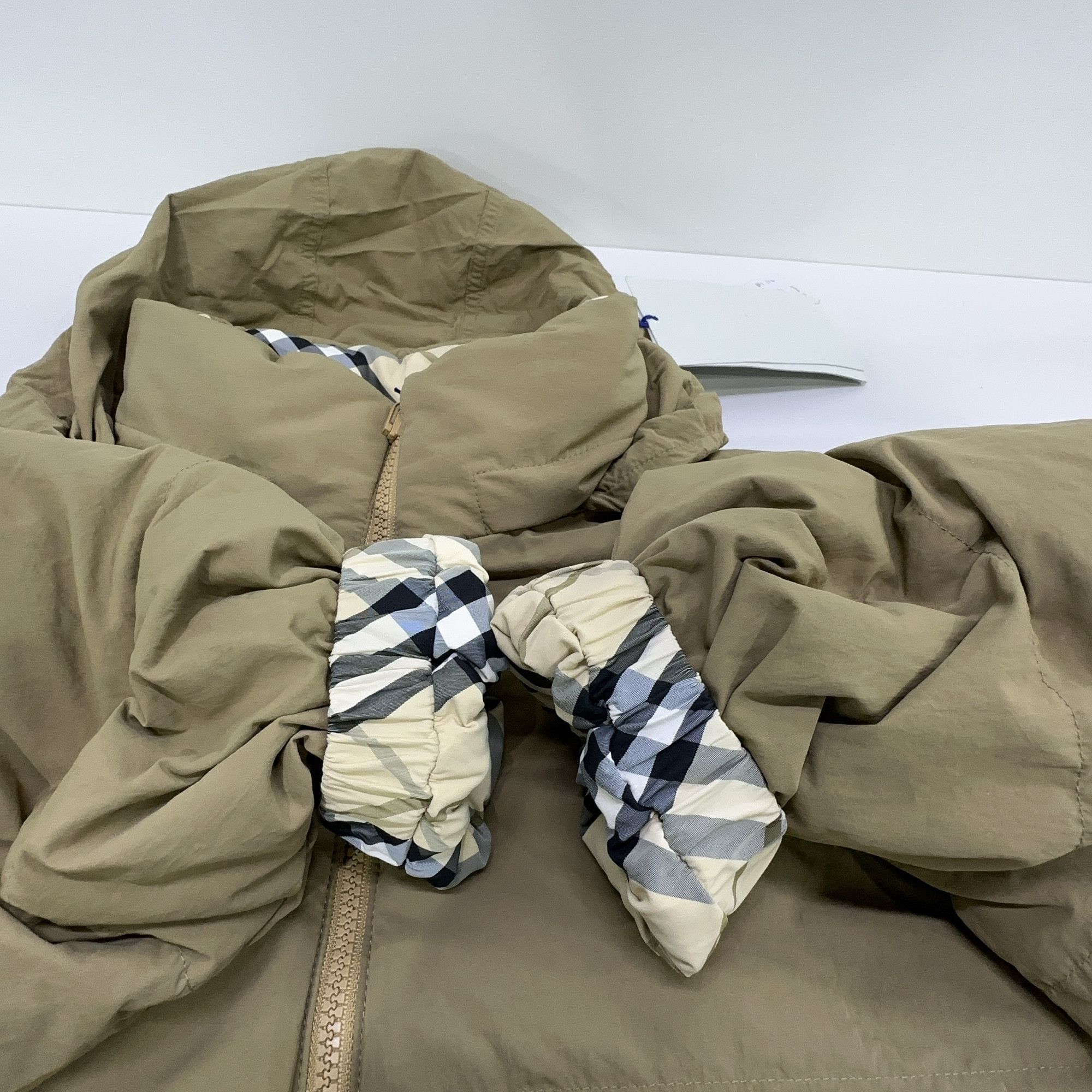 Burberry Burberry Check Reversible Down Jacket Size M Size US M / EU 48-50 / 2 - 8 Thumbnail