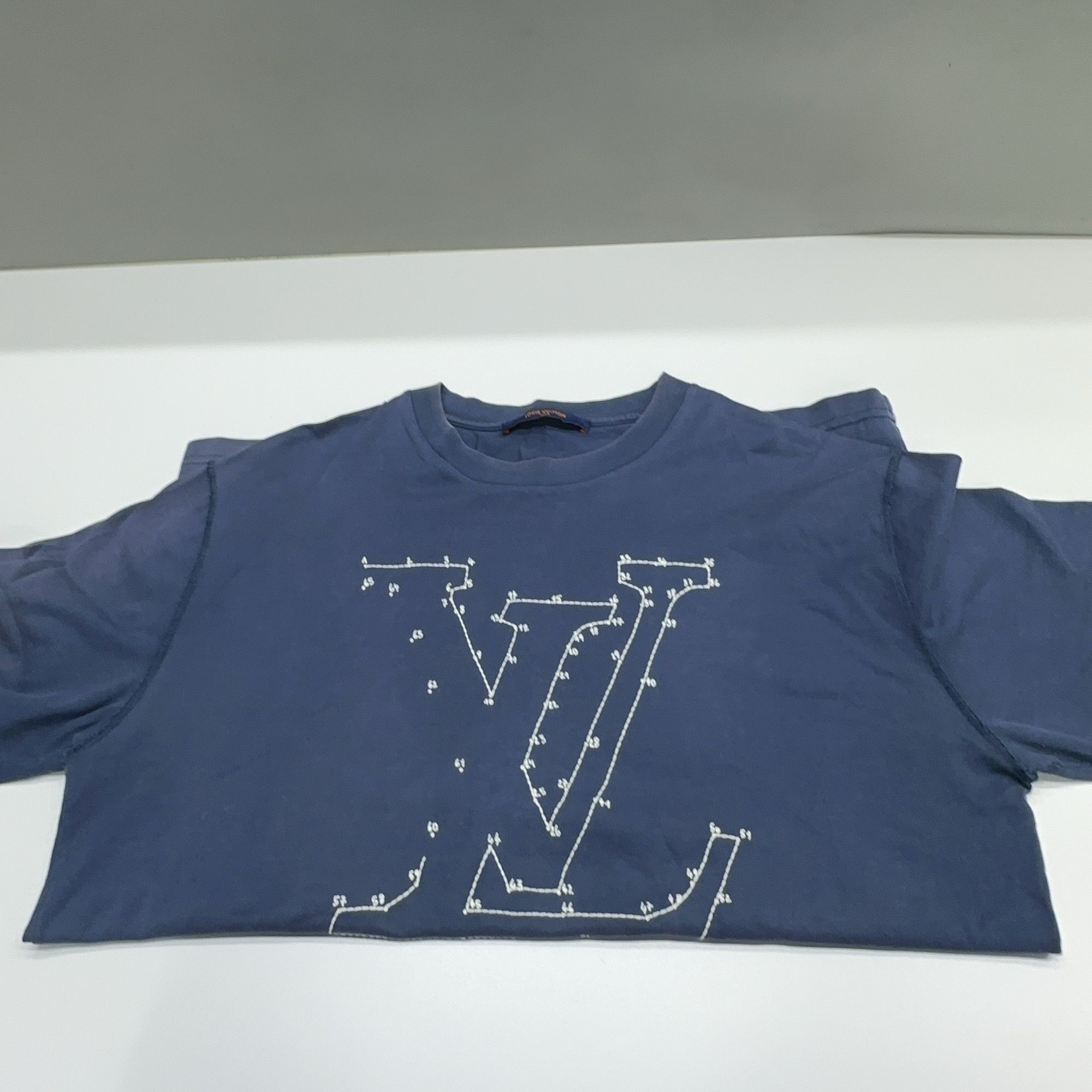 Louis Vuitton Louis Vuitton Dot Logo T-Shirt Size M Size US M / EU 48-50 / 2 - 6 Thumbnail