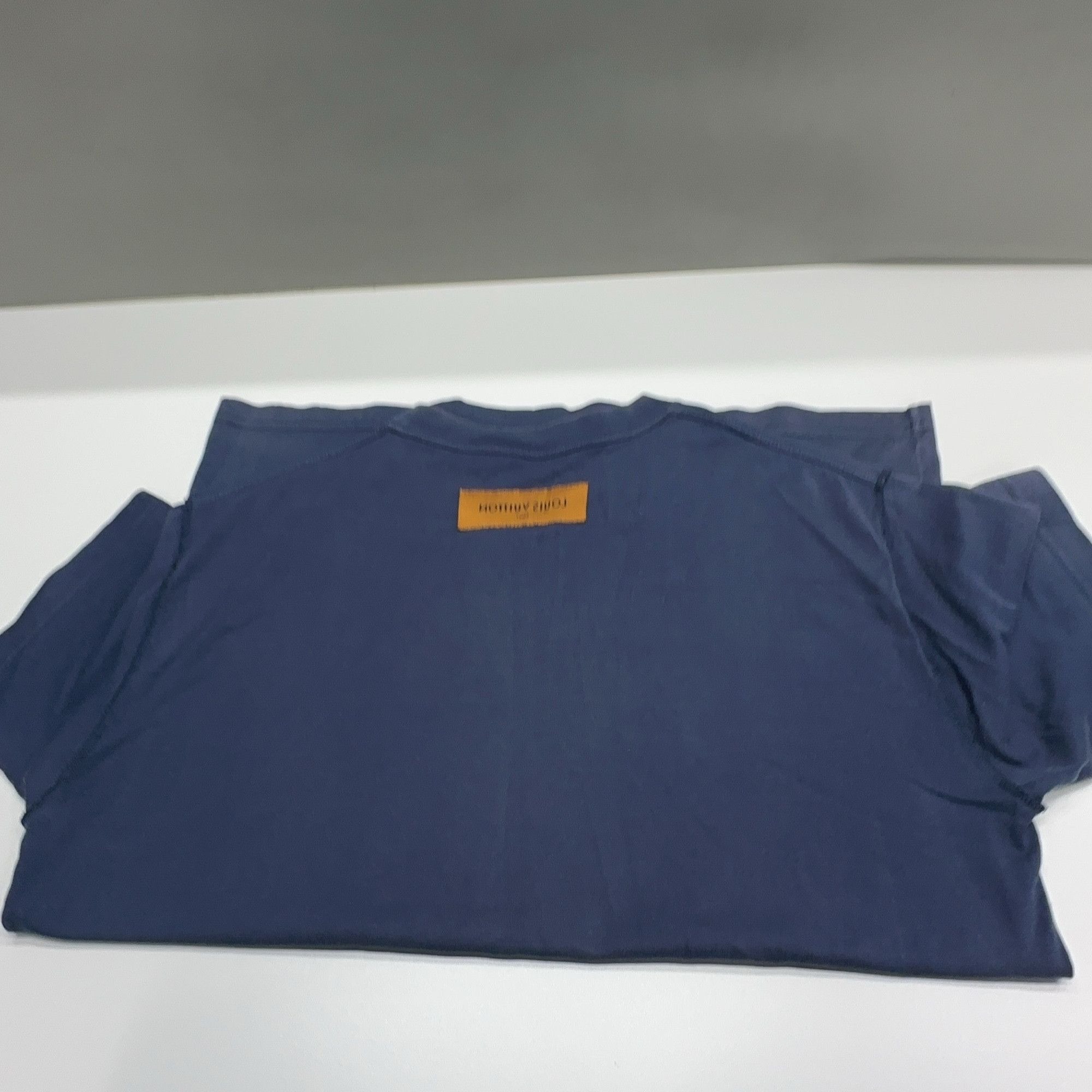 Louis Vuitton Louis Vuitton Dot Logo T-Shirt Size M Size US M / EU 48-50 / 2 - 11 Thumbnail