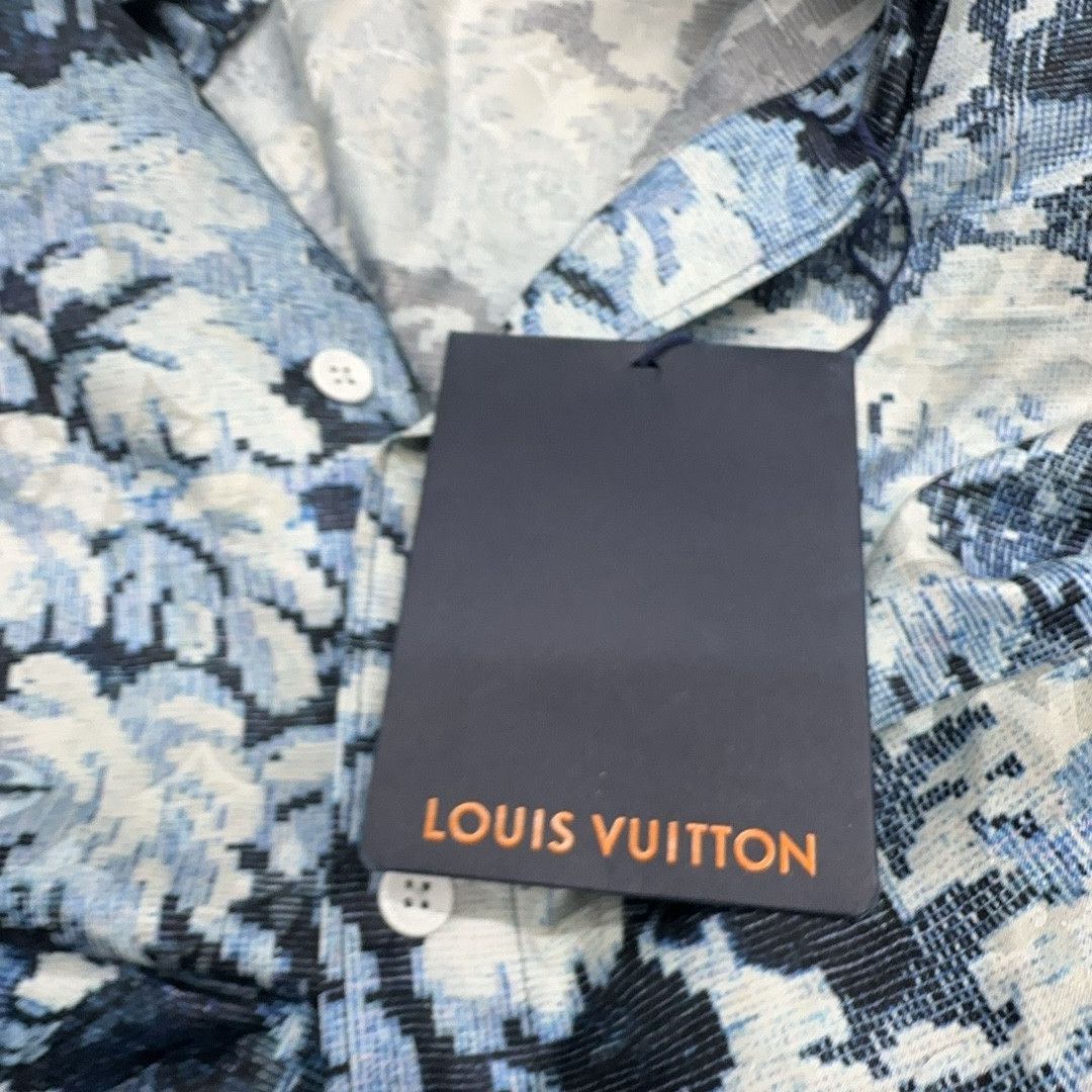 Louis Vuitton Louis Vuitton Tapestry Print Button Up Shirt Size S Size US S / EU 44-46 / 1 - 4 Thumbnail