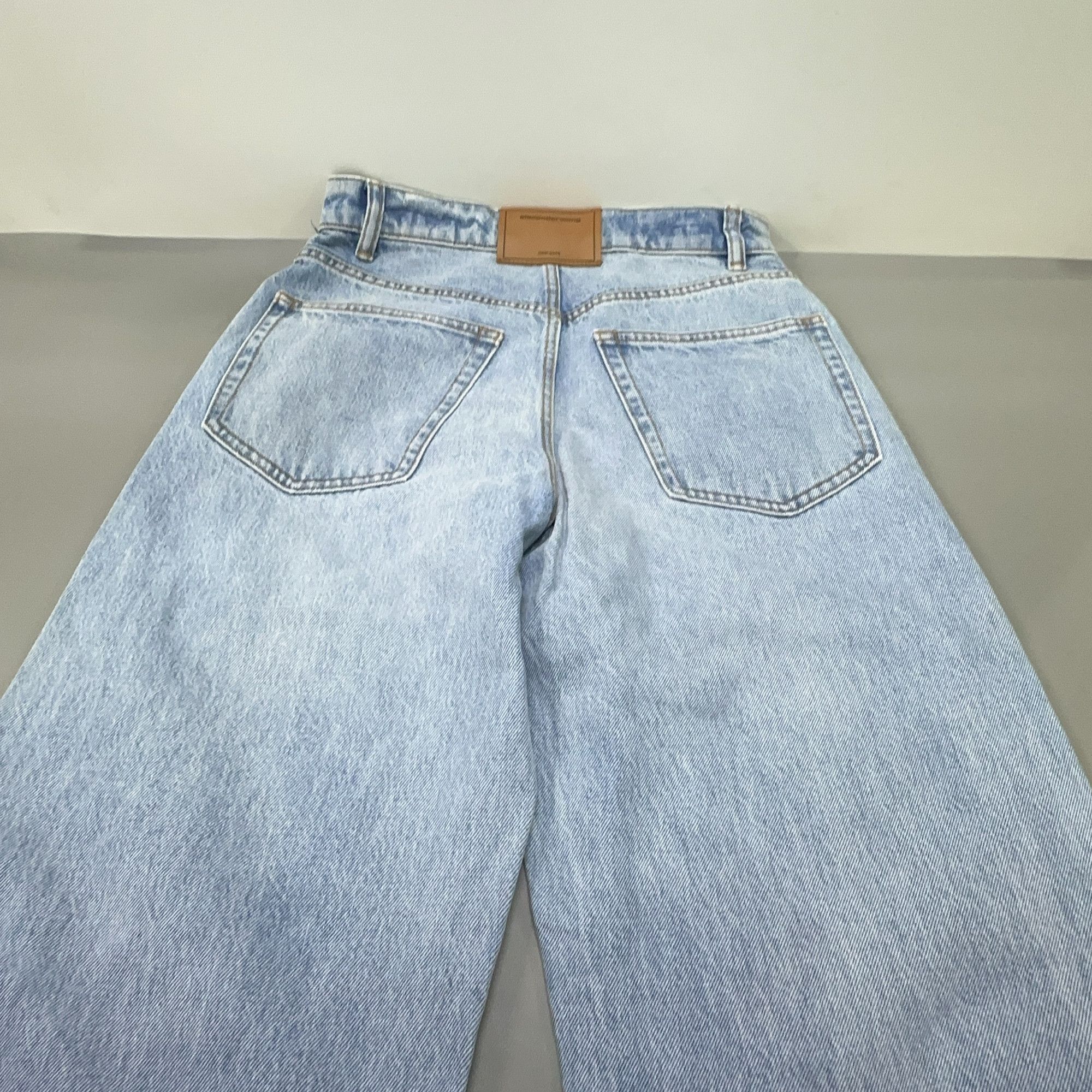 Alexander Wang Alexander Wang Light Wash Jeans Size 25 Size 25" / US 0 / IT 36 - 10 Thumbnail