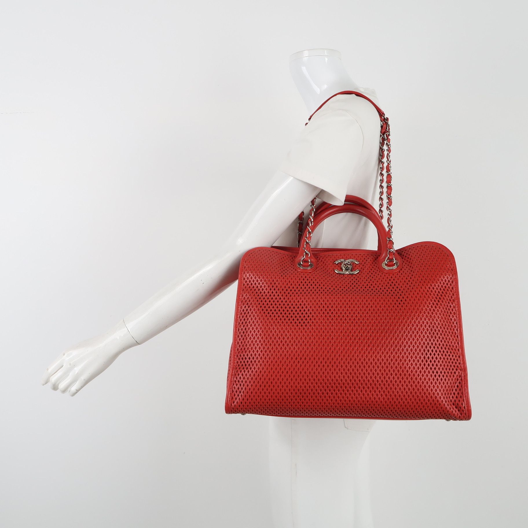 Chanel Chanel Women os Shoulder Bags Size ONE SIZE - 2 Thumbnail
