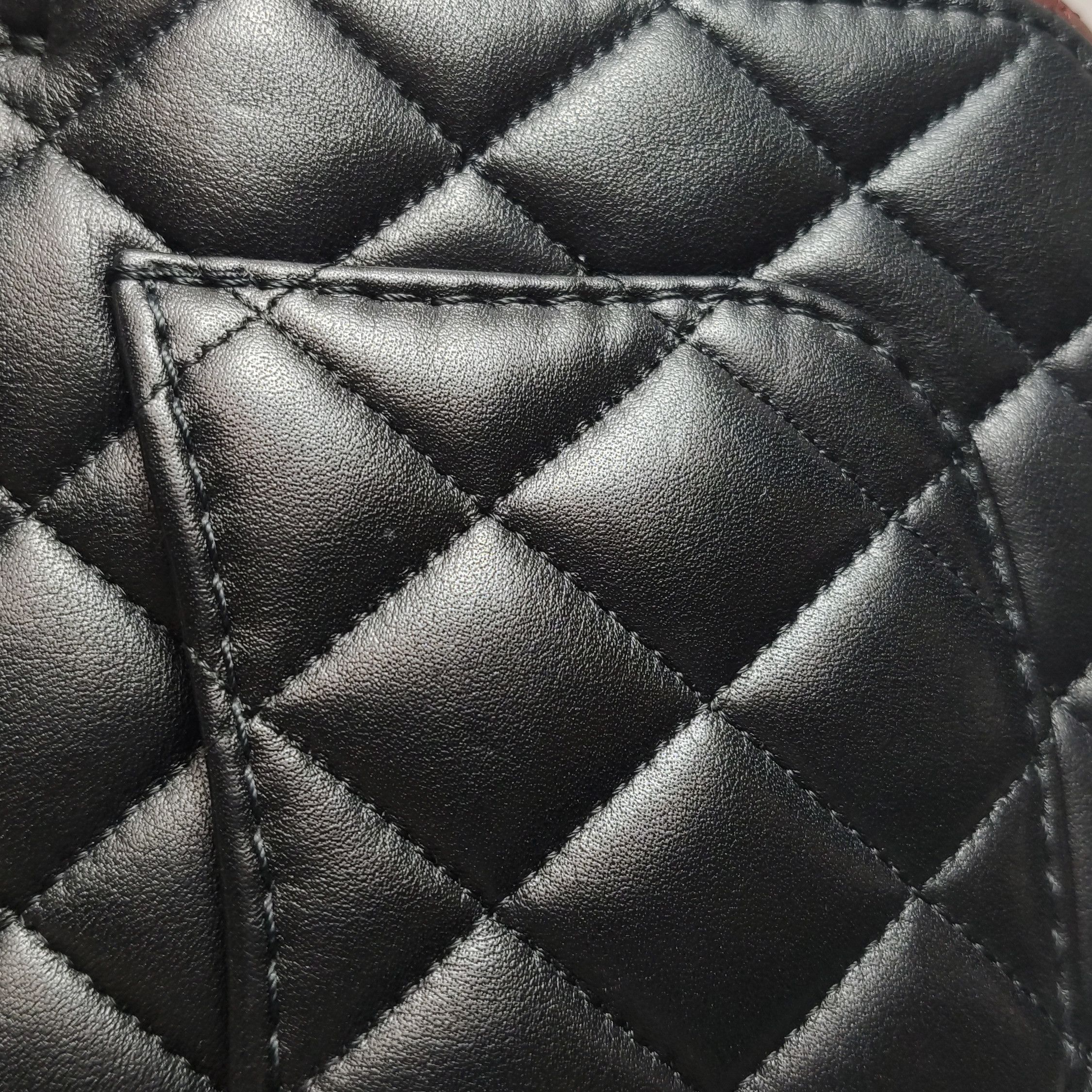 Chanel Chanel Women os Crossbody Bags Size ONE SIZE - 20 Thumbnail