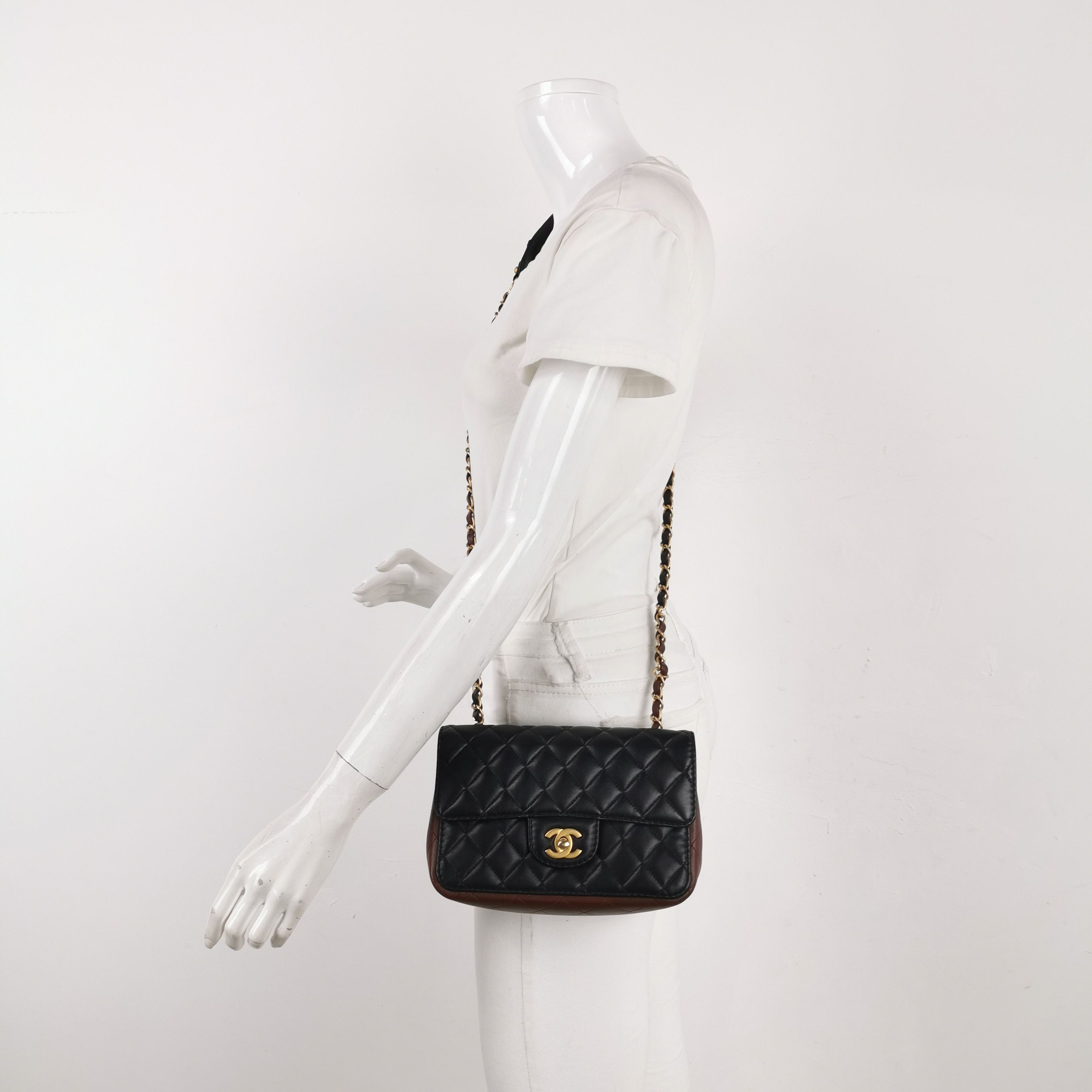 Chanel Chanel Women os Crossbody Bags Size ONE SIZE - 2 Thumbnail