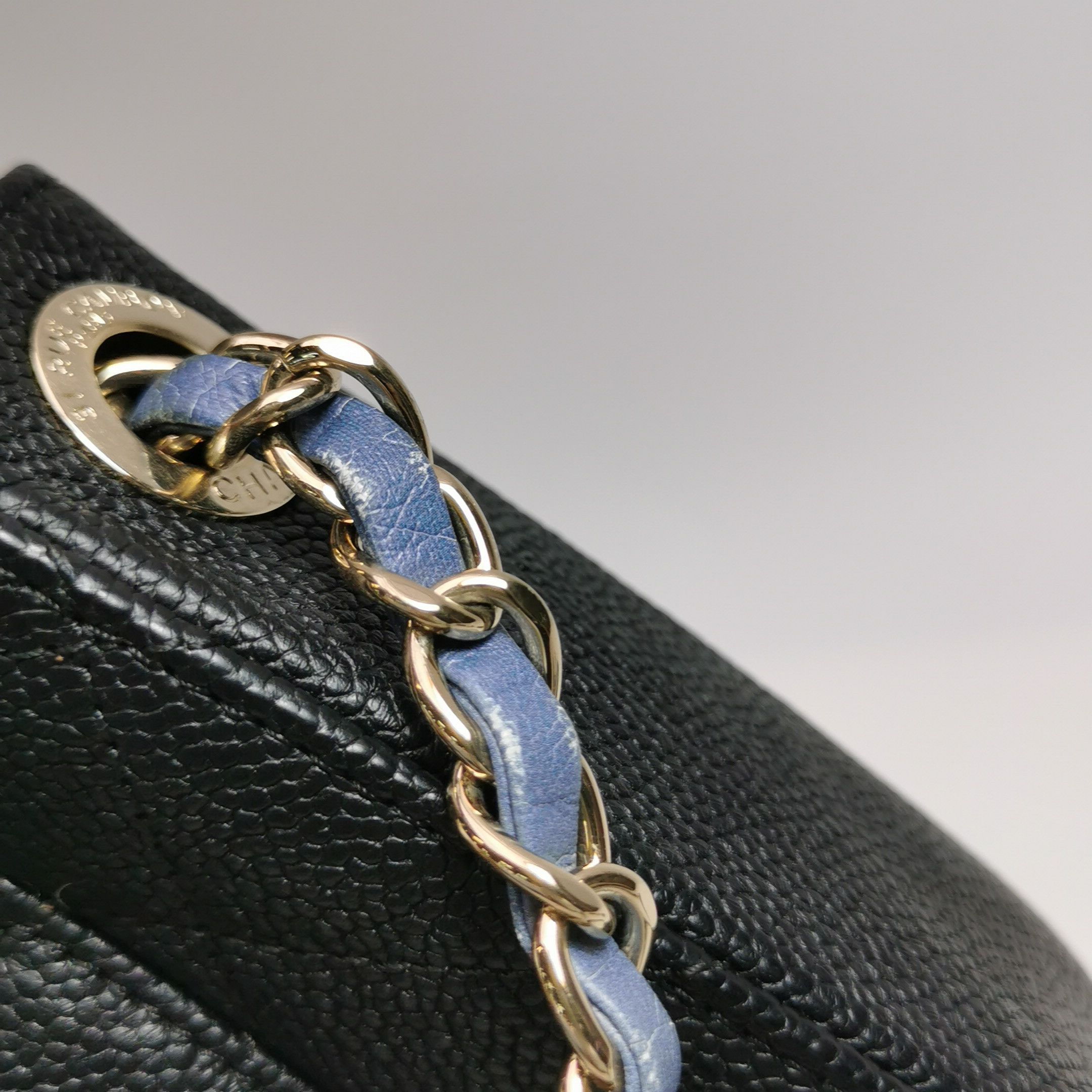 Chanel Chanel Women os Shoulder Bags Size ONE SIZE - 23 Thumbnail