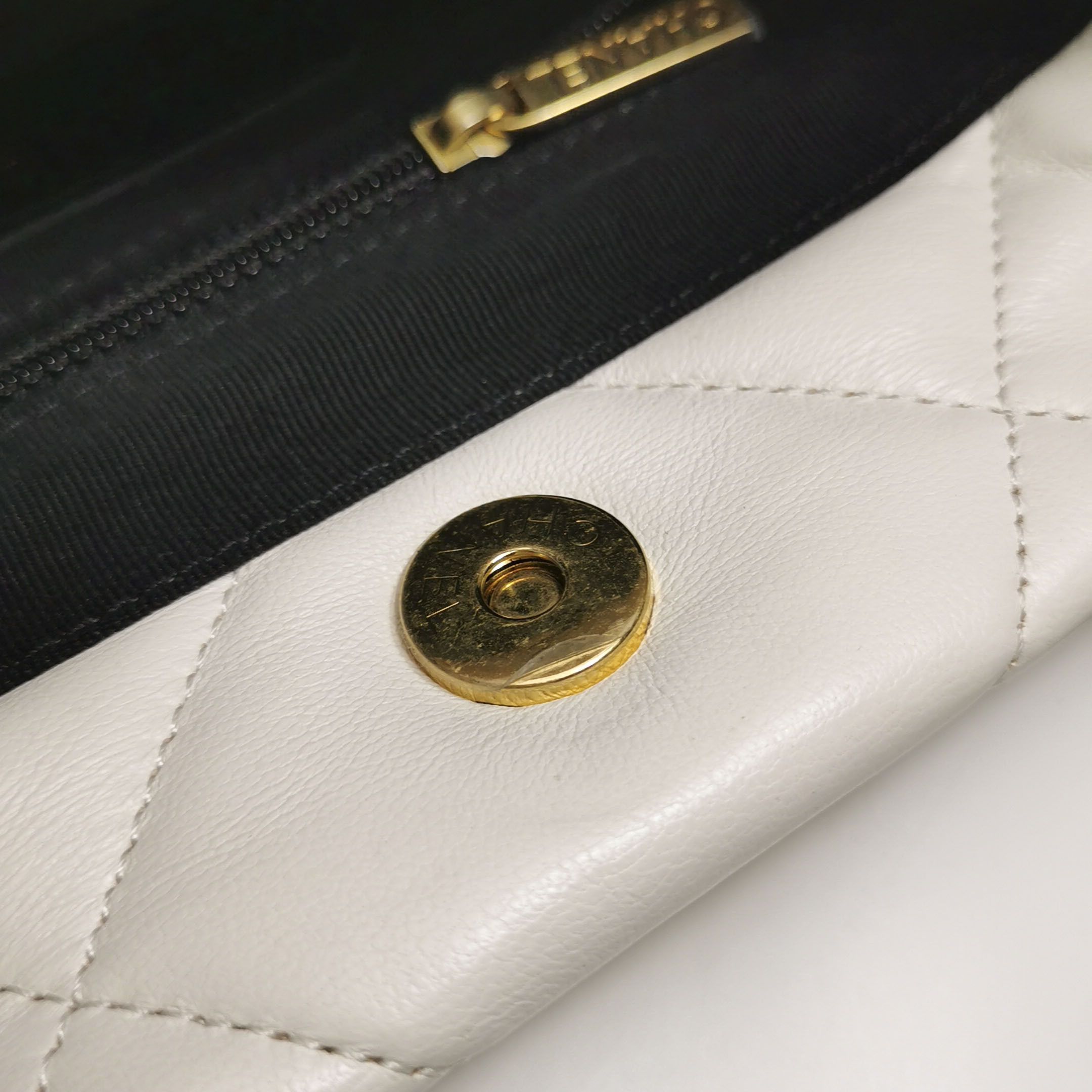 Chanel Chanel Women os Shoulder Bags Size ONE SIZE - 13 Thumbnail