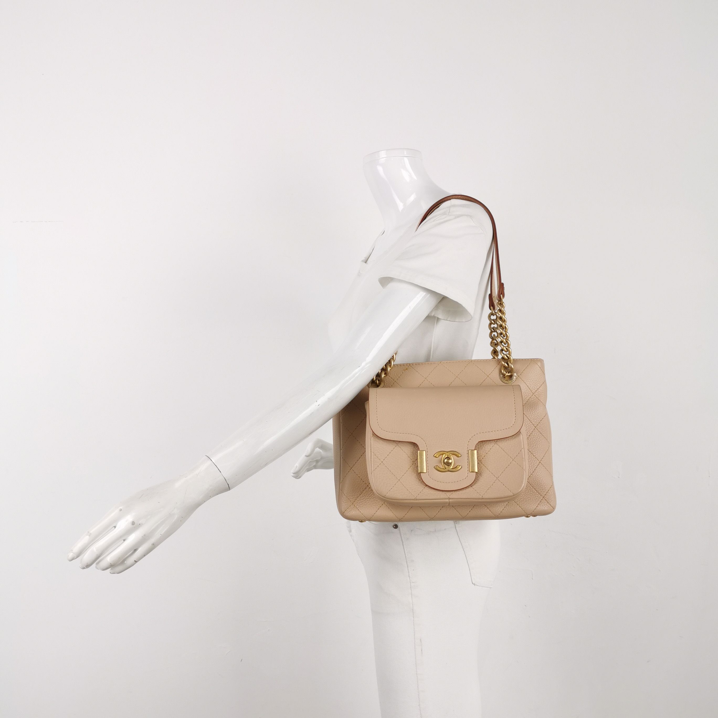 Chanel Chanel Women os Shoulder Bags Size ONE SIZE - 2 Thumbnail
