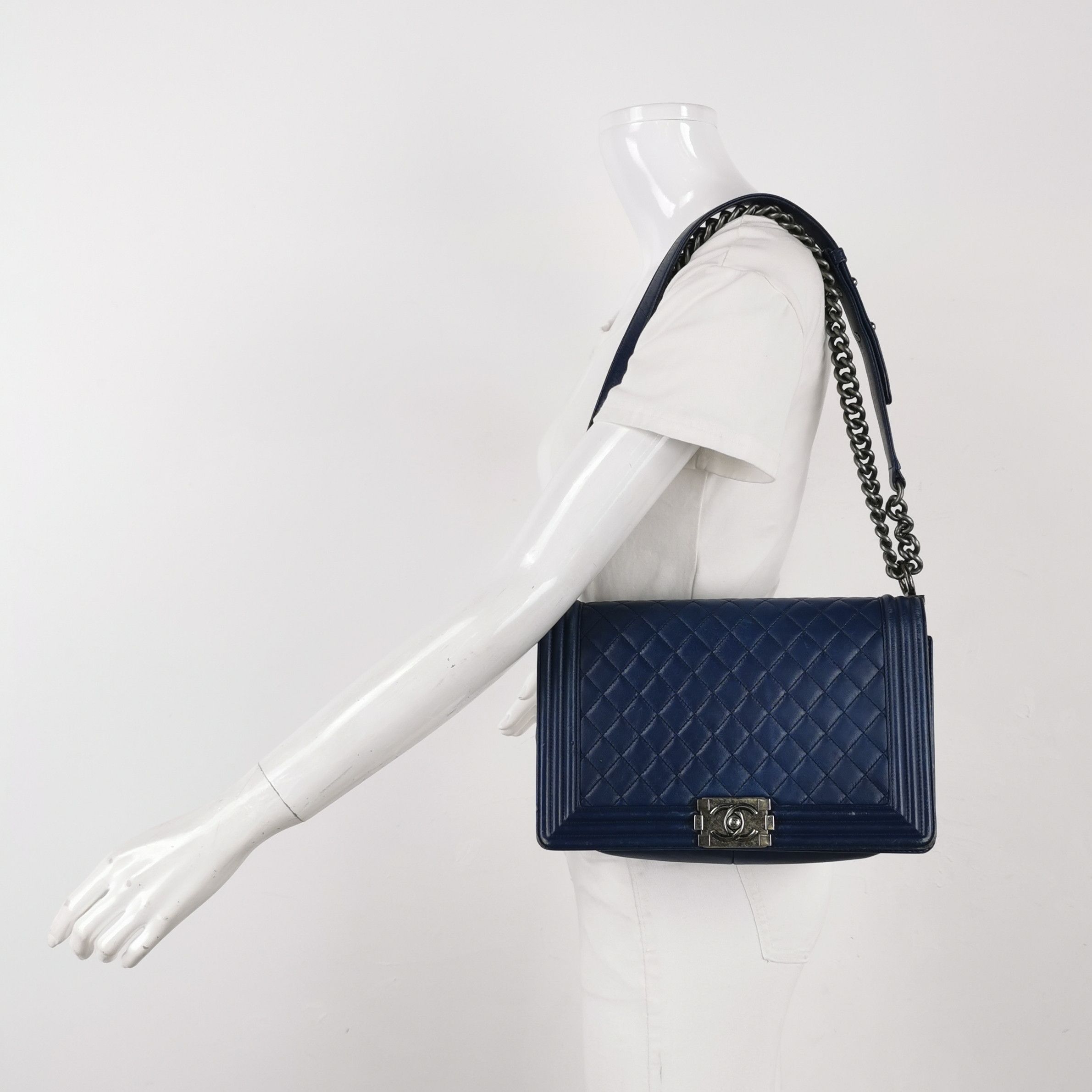 Chanel Chanel Women os Shoulder Bags Size ONE SIZE - 2 Thumbnail