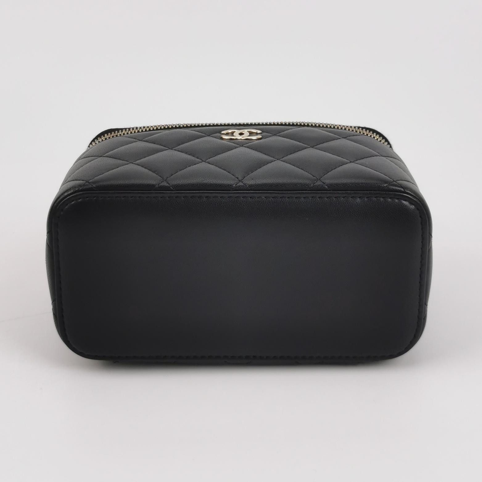 Chanel Chanel Women os Shoulder Bags Size ONE SIZE - 6 Thumbnail