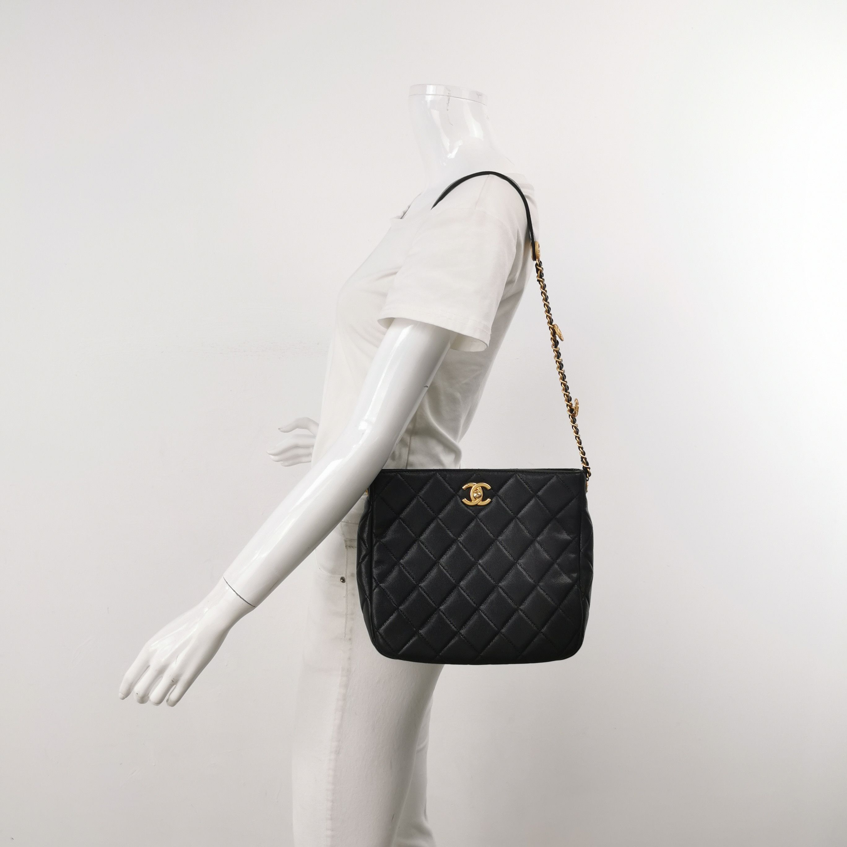 Chanel Chanel Women os Shoulder Bags Size ONE SIZE - 2 Thumbnail