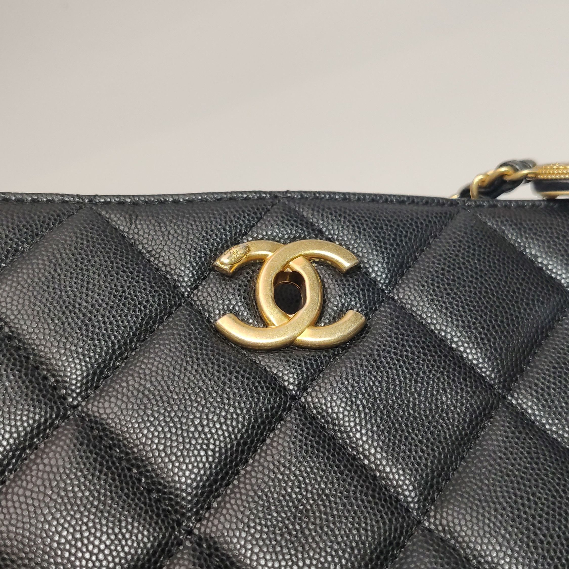 Chanel Chanel Women os Shoulder Bags Size ONE SIZE - 15 Thumbnail