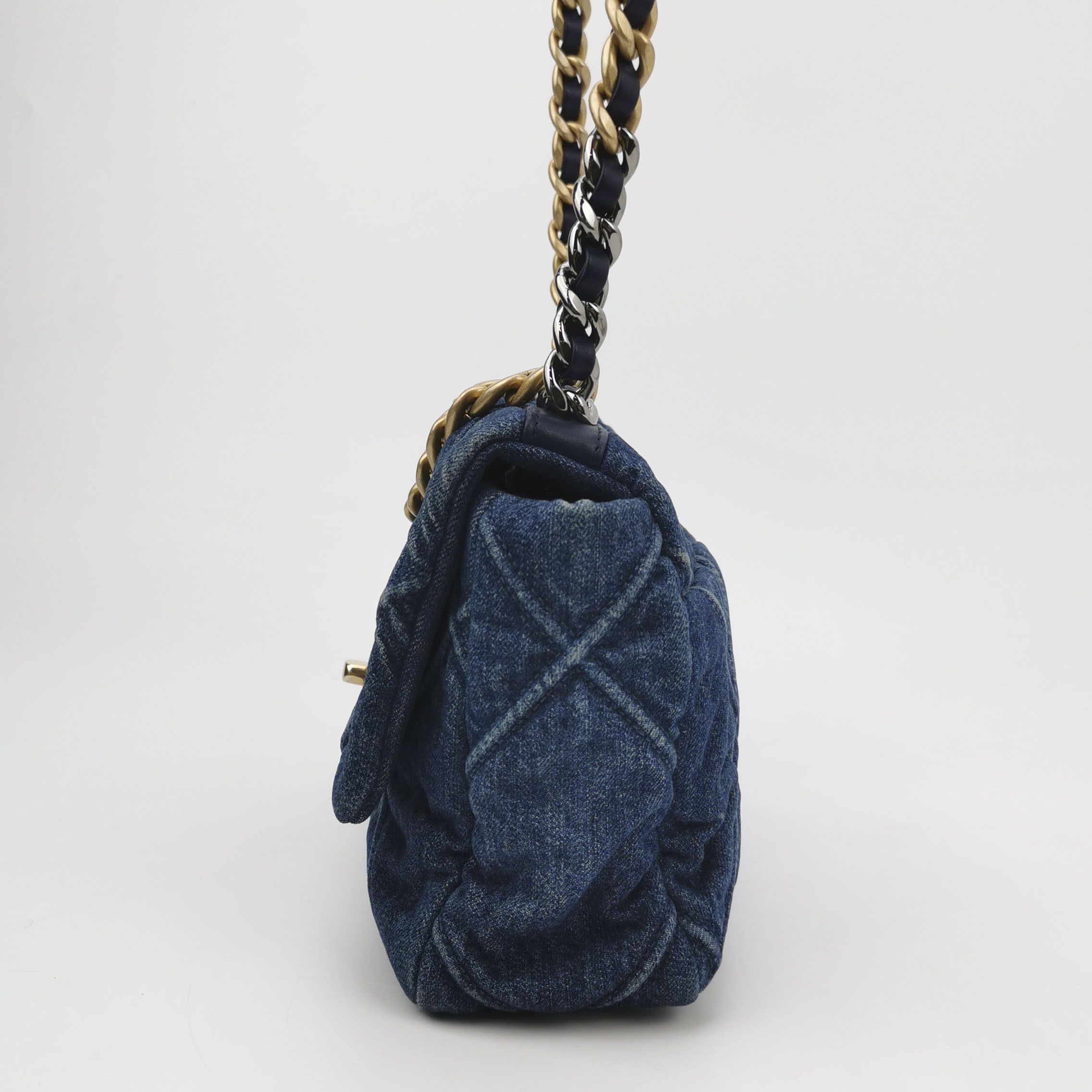 Chanel Chanel Women os Crossbody Bags Size ONE SIZE - 3 Thumbnail