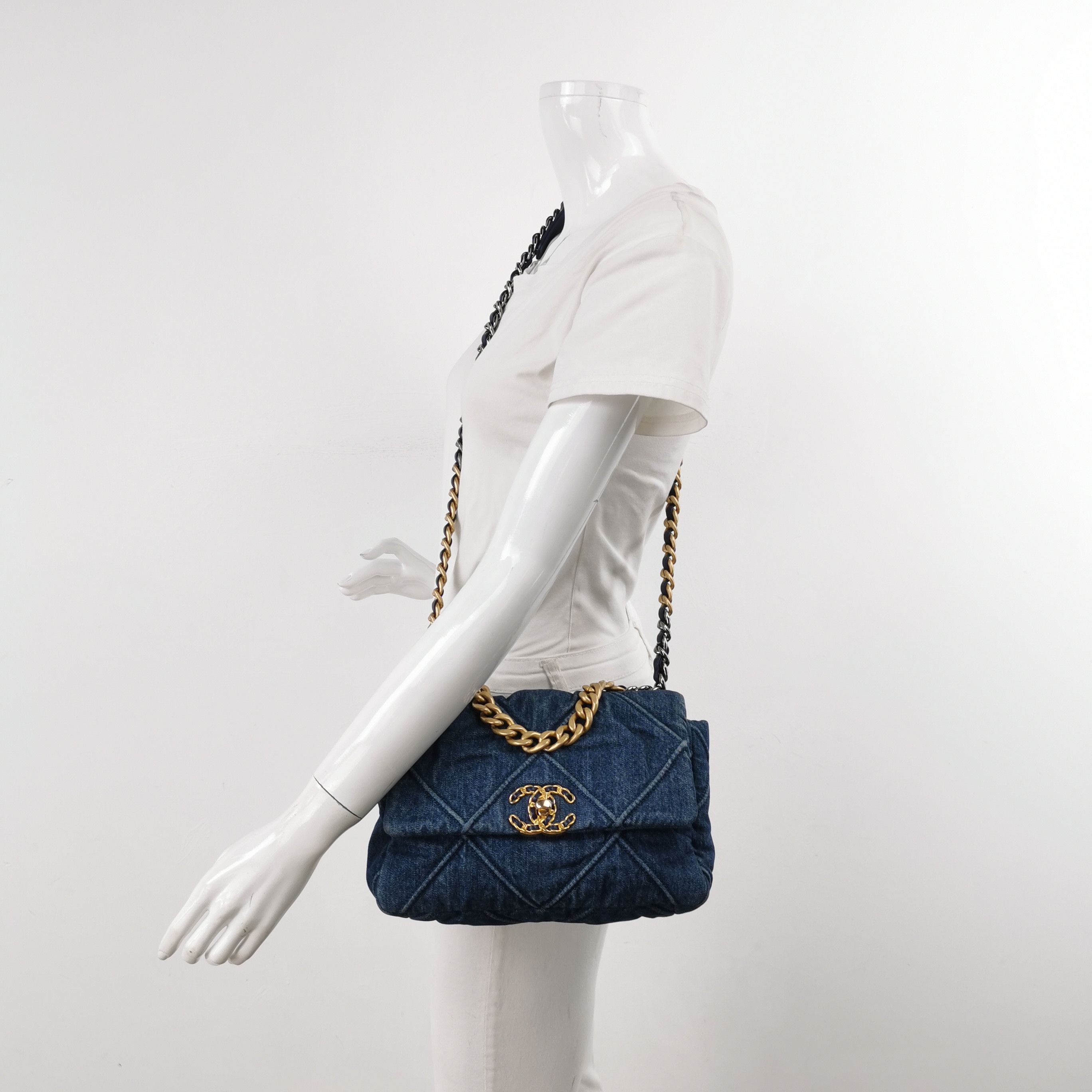 Chanel Chanel Women os Crossbody Bags Size ONE SIZE - 2 Thumbnail
