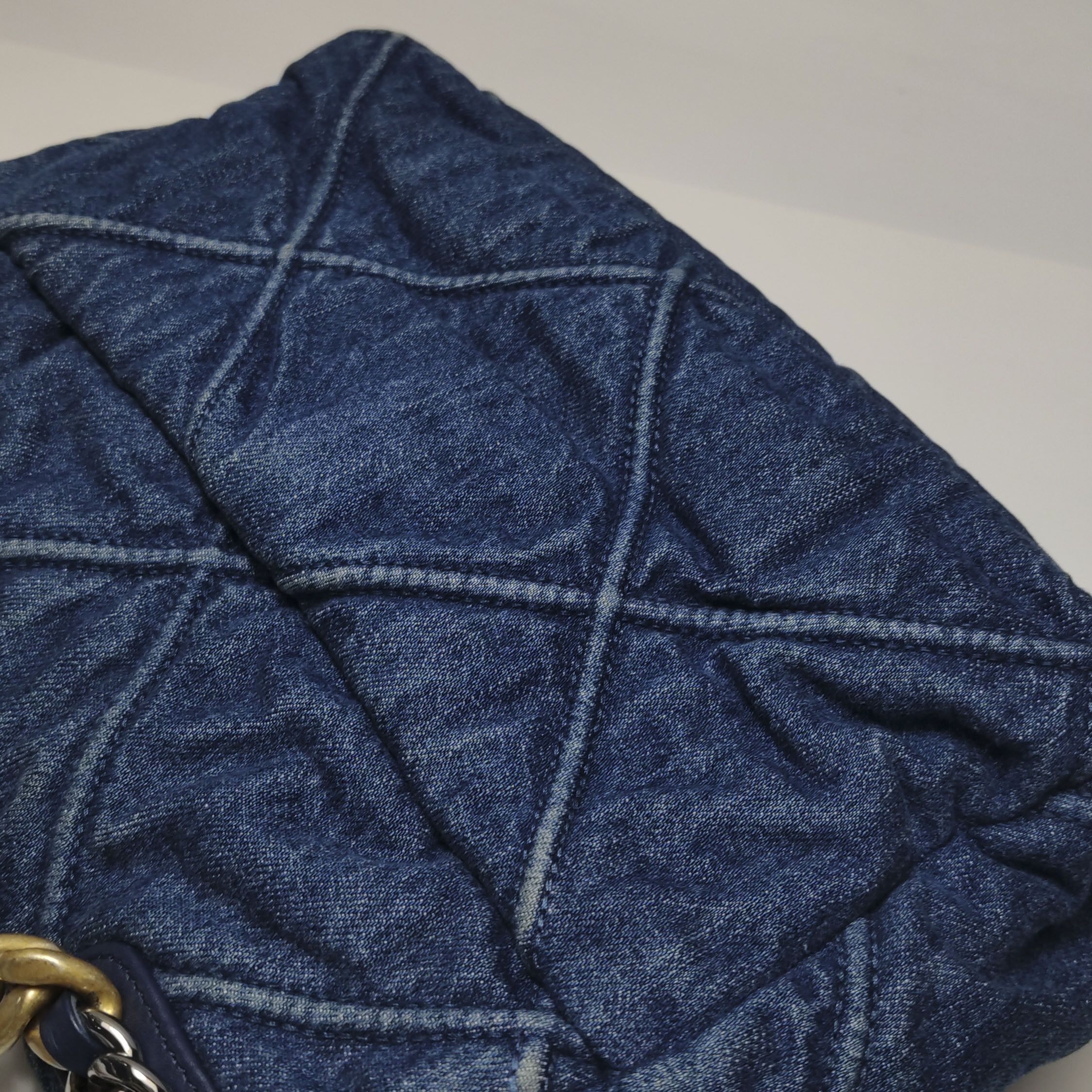 Chanel Chanel Women os Crossbody Bags Size ONE SIZE - 21 Thumbnail