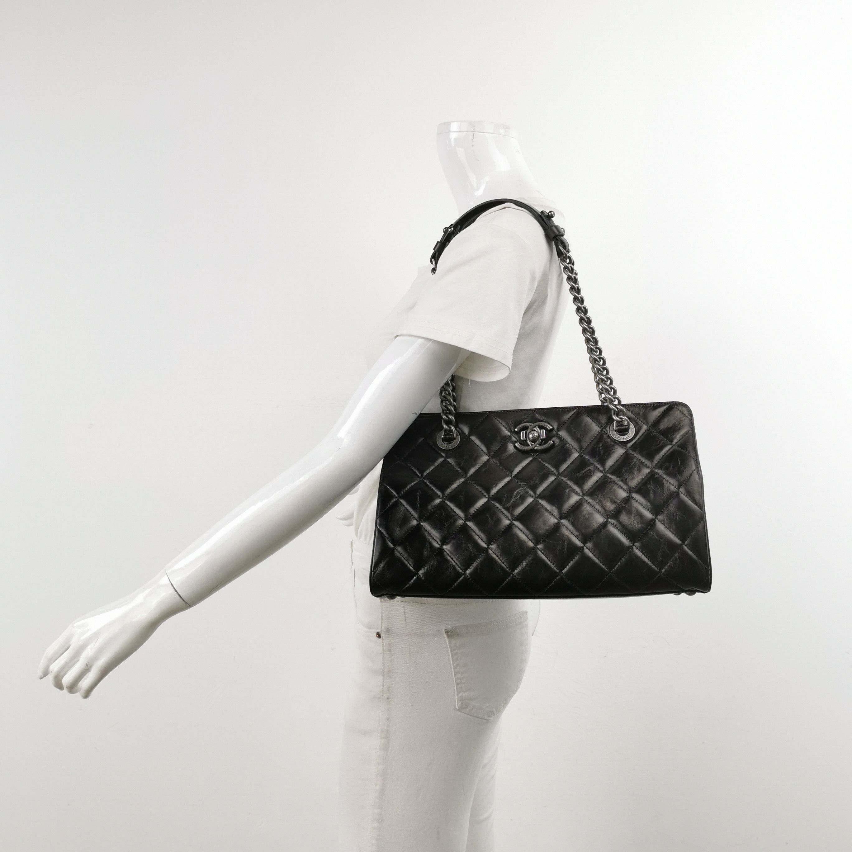 Chanel Chanel Women os Shoulder Bags Size ONE SIZE - 2 Thumbnail