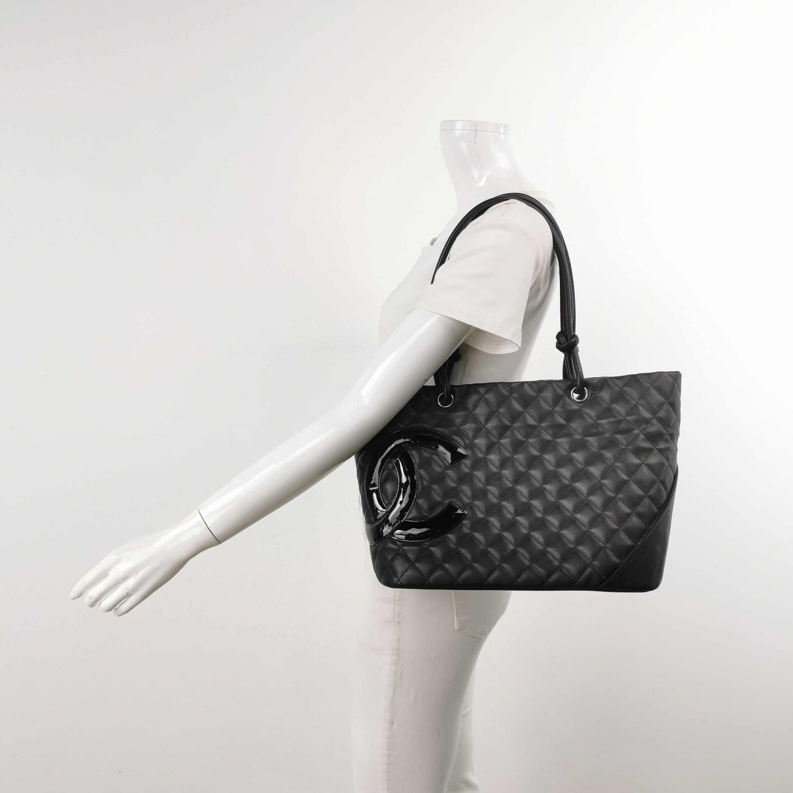 Chanel Chanel Women os Shoulder Bags Size ONE SIZE - 2 Thumbnail