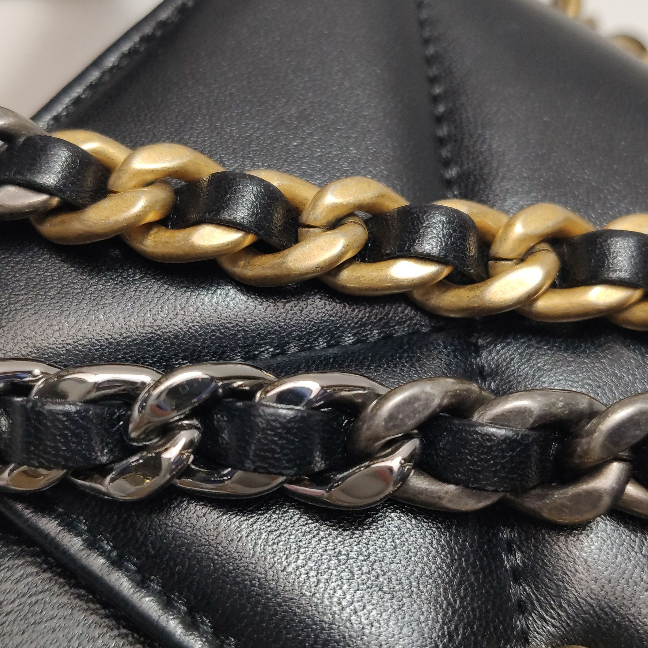 Chanel Chanel Women os Crossbody Bags Size ONE SIZE - 13 Thumbnail