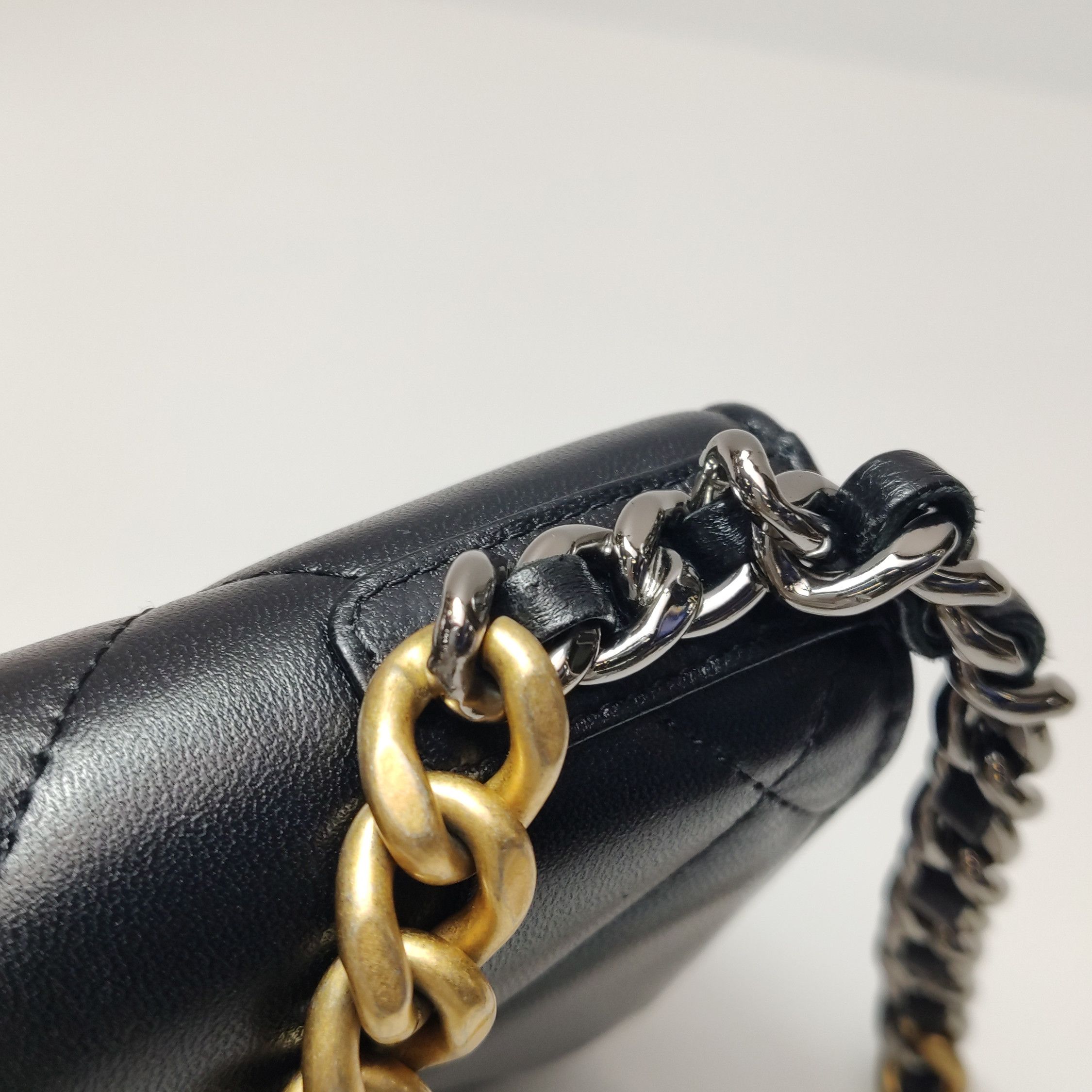 Chanel Chanel Women os Crossbody Bags Size ONE SIZE - 15 Thumbnail