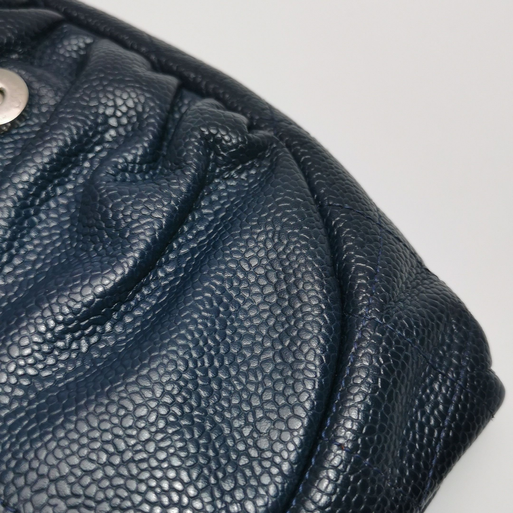Chanel Chanel Women os Crossbody Bags Size ONE SIZE - 20 Thumbnail