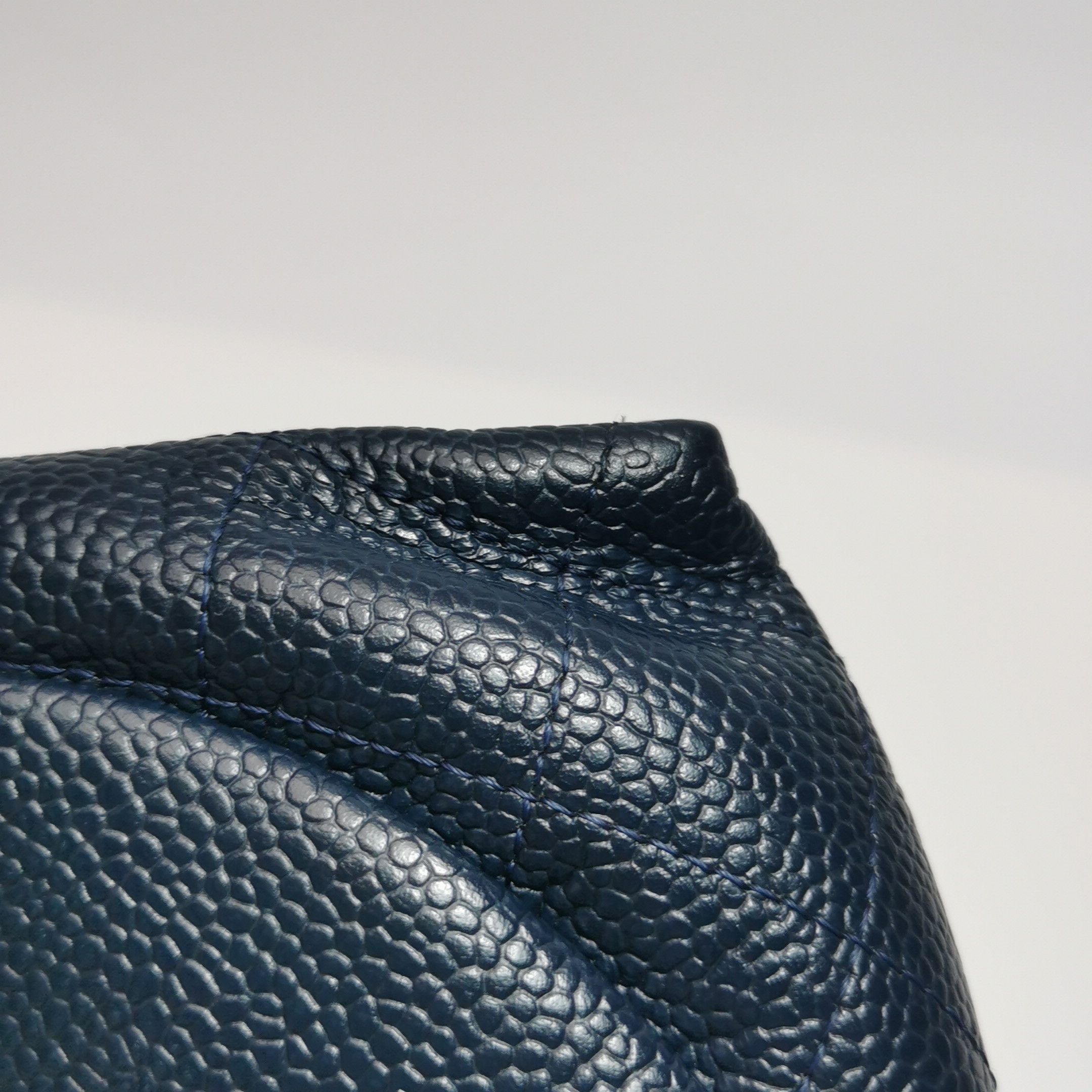 Chanel Chanel Women os Crossbody Bags Size ONE SIZE - 22 Thumbnail