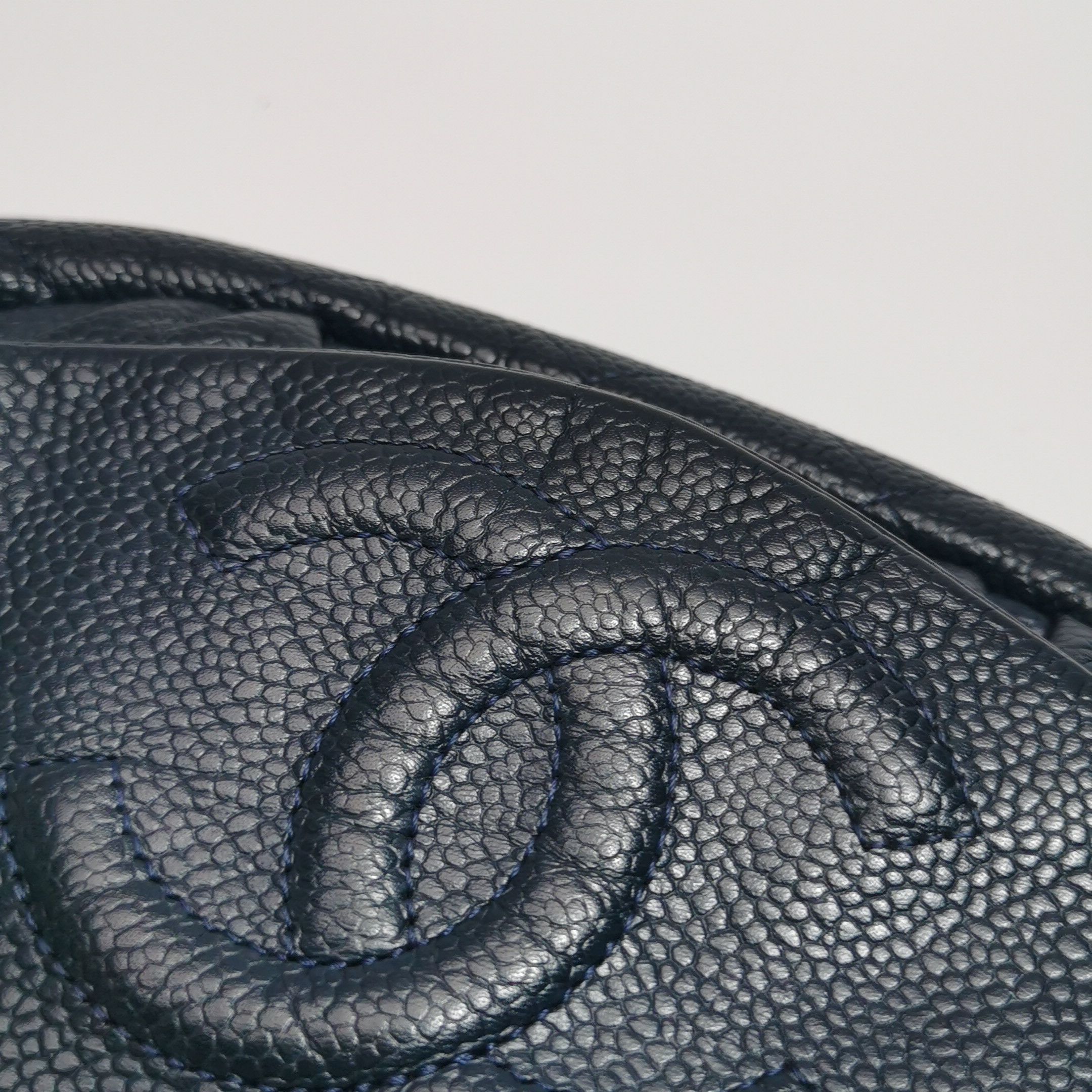 Chanel Chanel Women os Crossbody Bags Size ONE SIZE - 21 Thumbnail