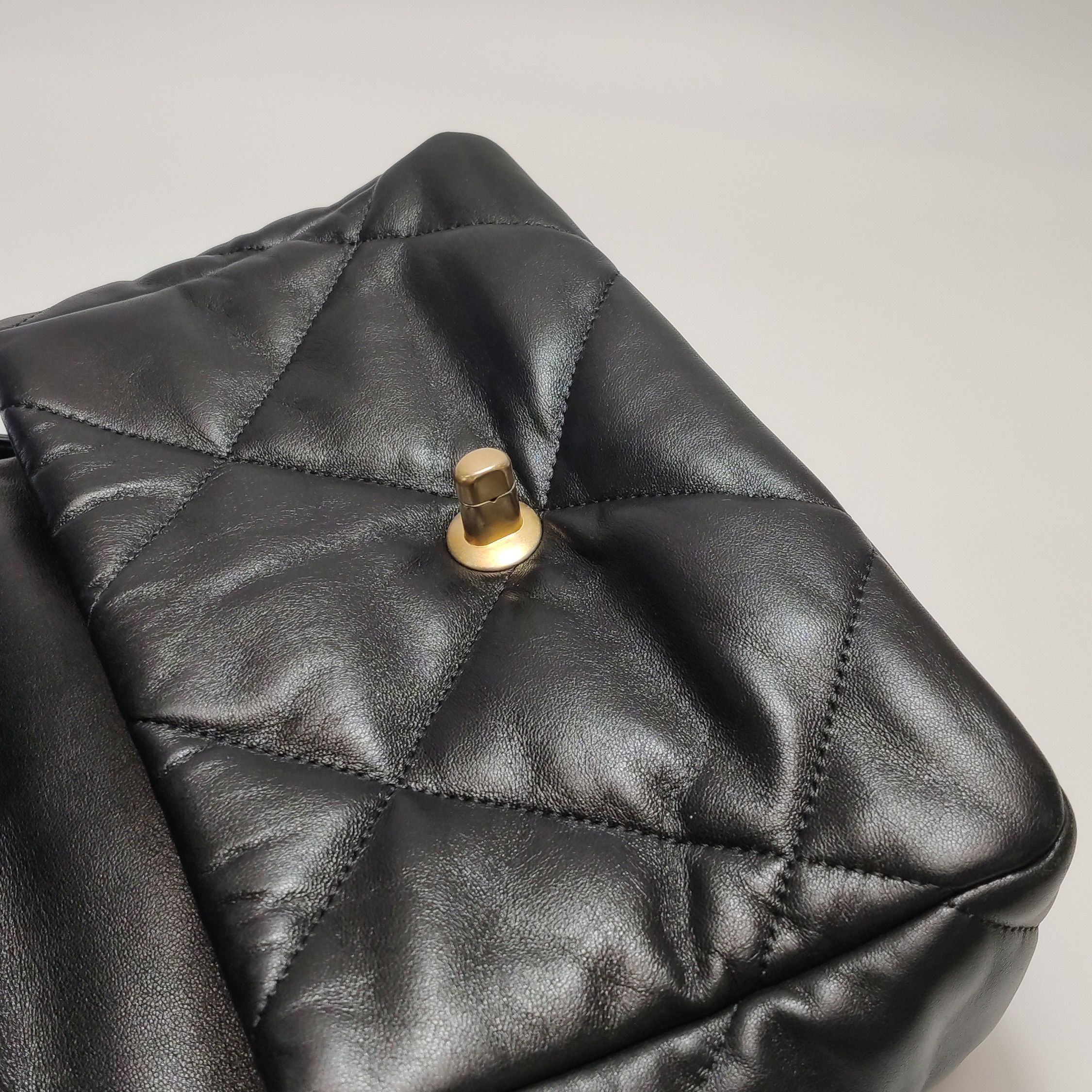 Chanel Chanel Women os Shoulder Bags Size ONE SIZE - 19 Thumbnail