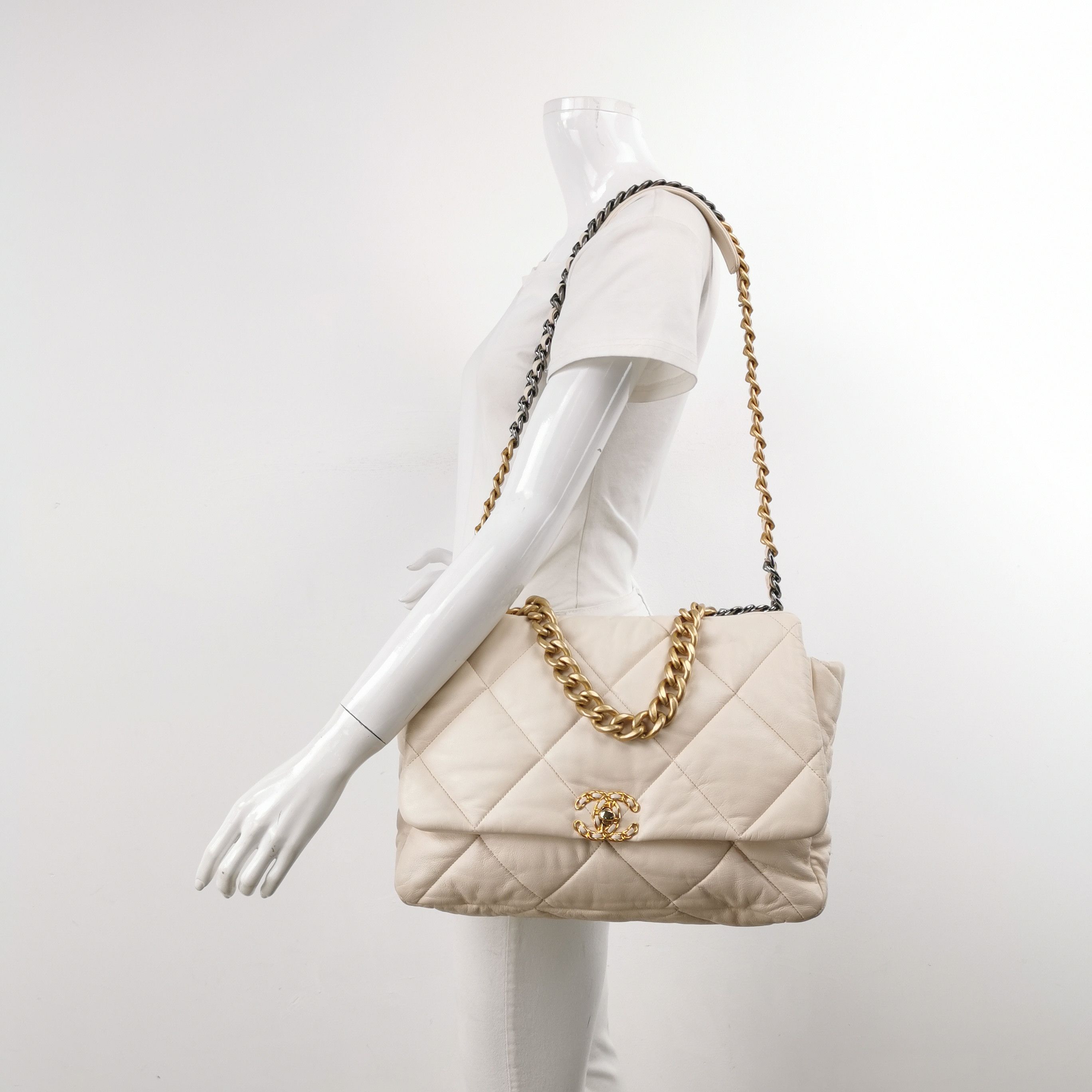 Chanel Chanel Women os Shoulder Bags Size ONE SIZE - 2 Thumbnail