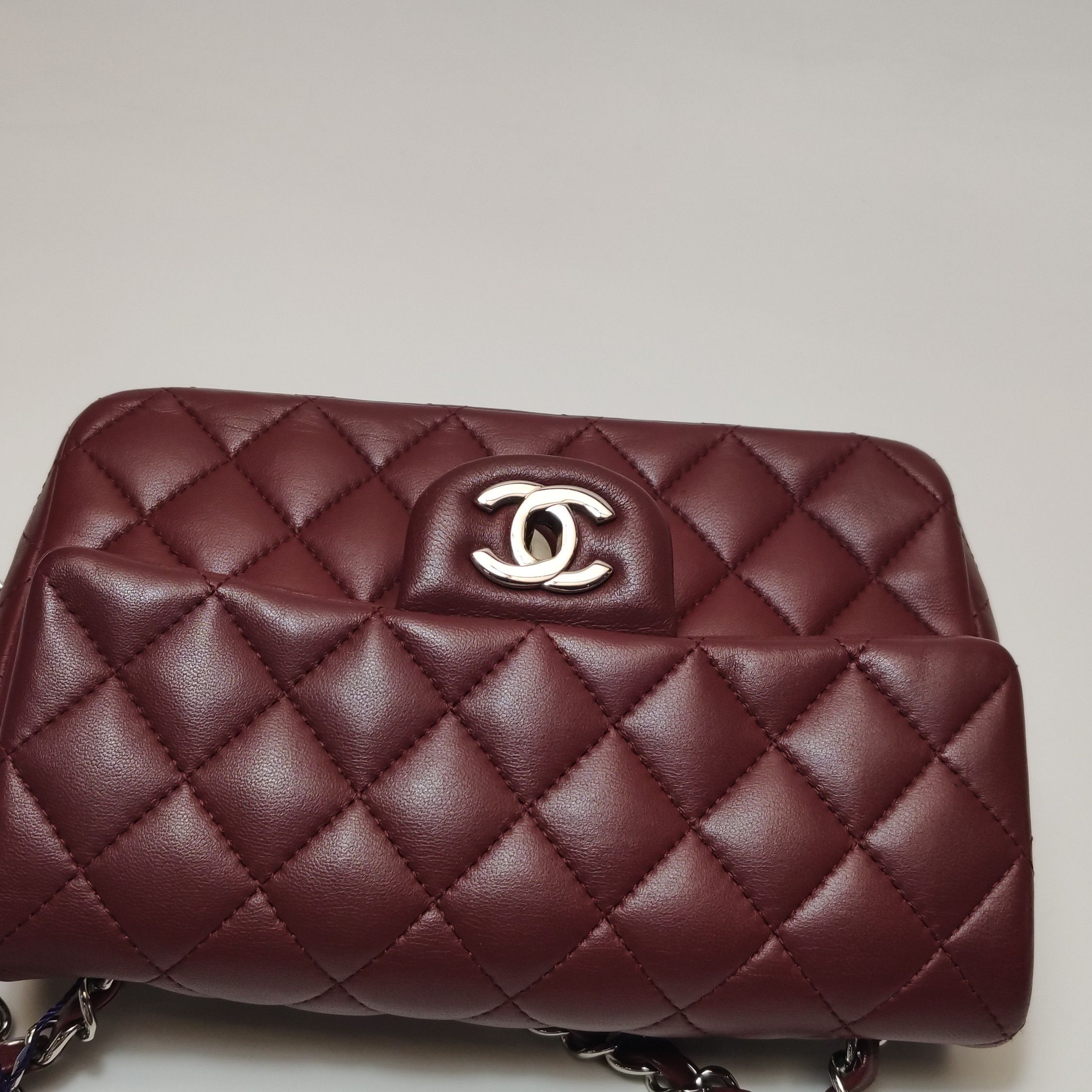 Chanel Chanel Women os Crossbody Bags Size ONE SIZE - 25 Thumbnail