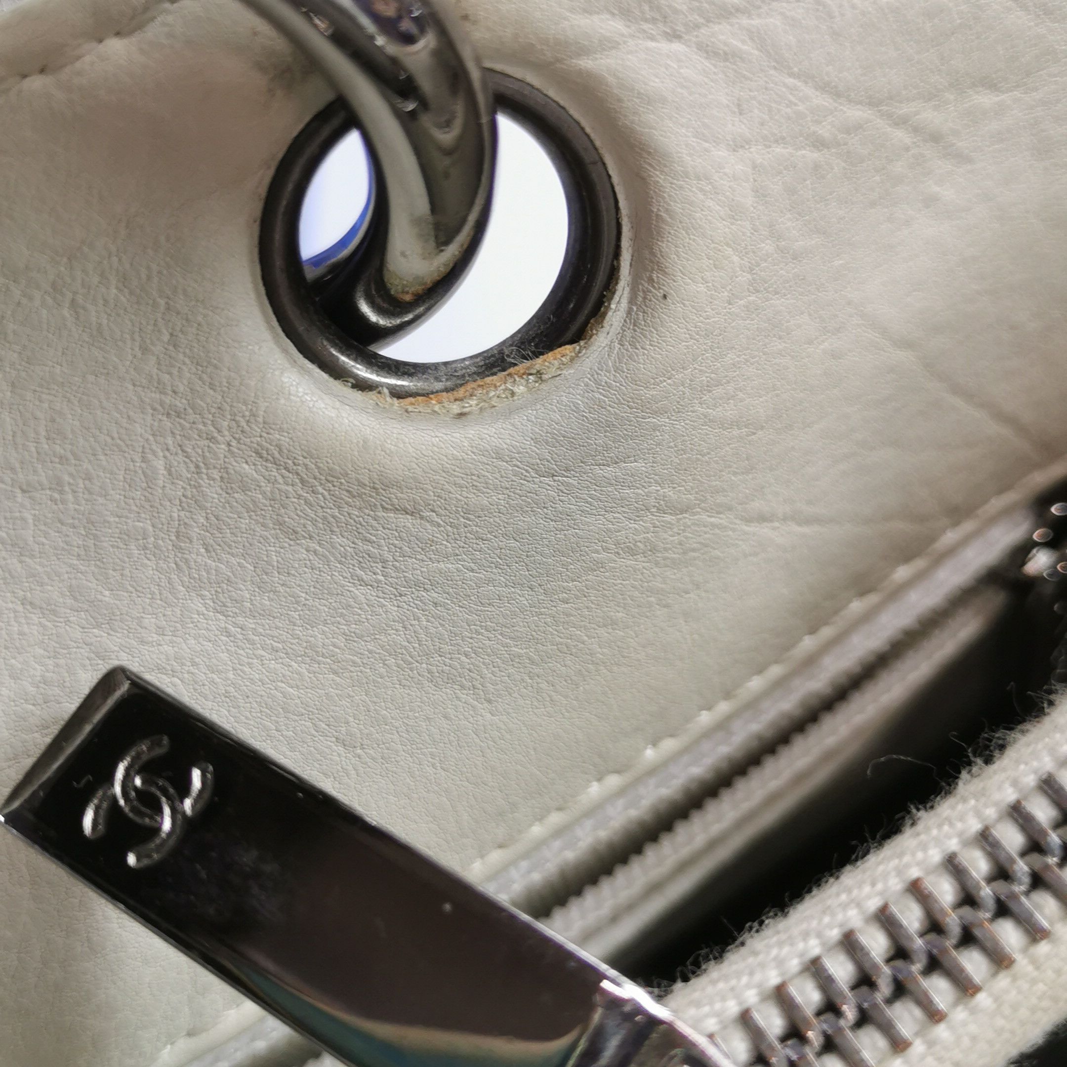 Chanel Chanel Women os Shoulder Bags Size ONE SIZE - 25 Thumbnail