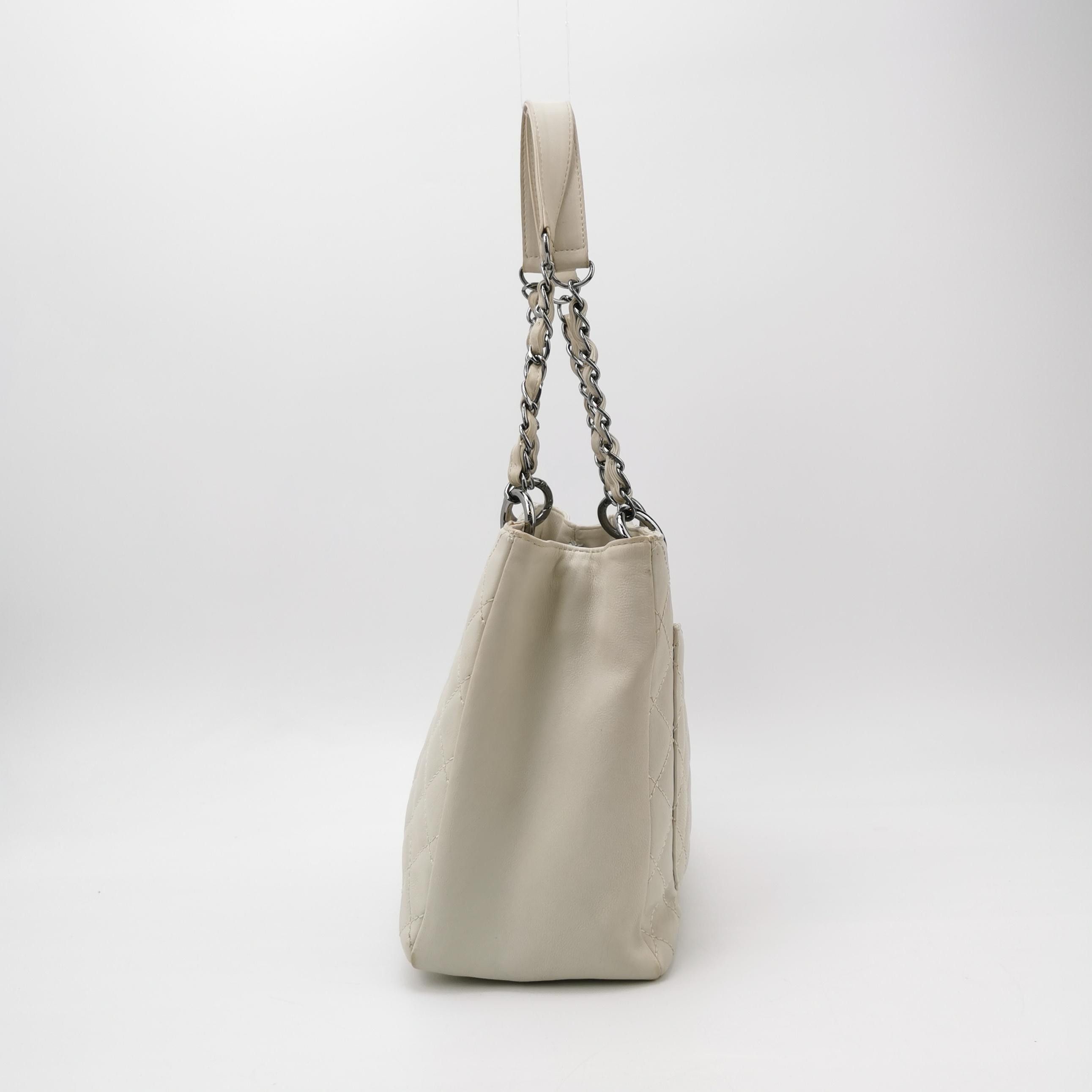 Chanel Chanel Women os Shoulder Bags Size ONE SIZE - 3 Thumbnail