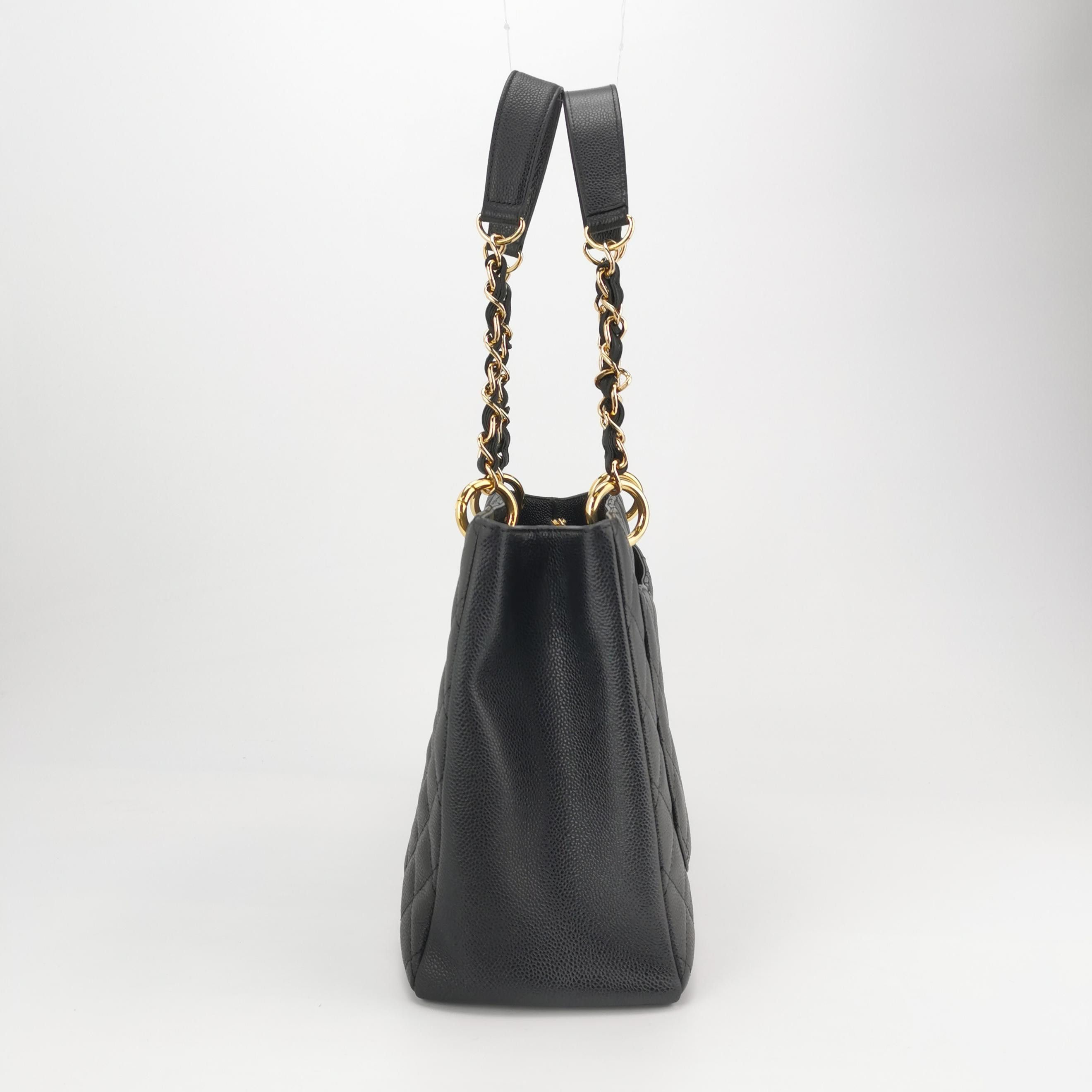 Chanel Chanel Women os Shoulder Bags Size ONE SIZE - 3 Thumbnail