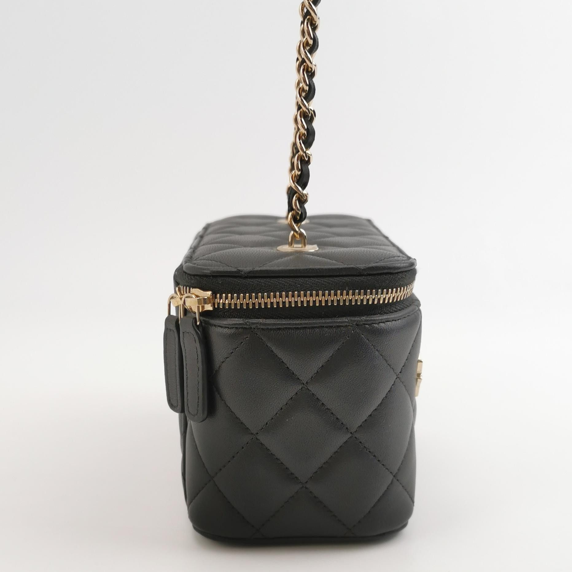 Chanel Chanel Women os Shoulder Bags Size ONE SIZE - 4 Thumbnail