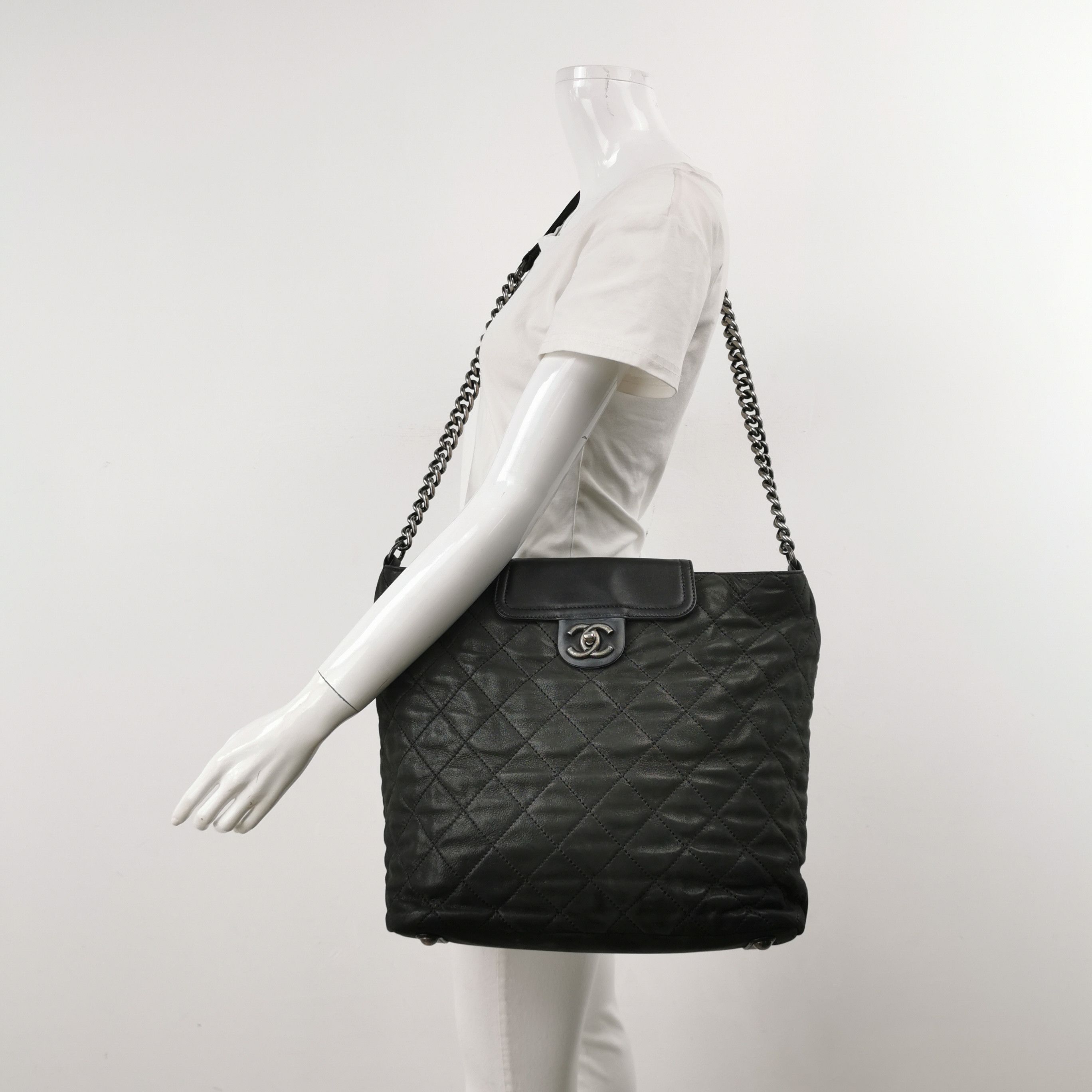 Chanel Chanel Women os Shoulder Bags Size ONE SIZE - 2 Thumbnail