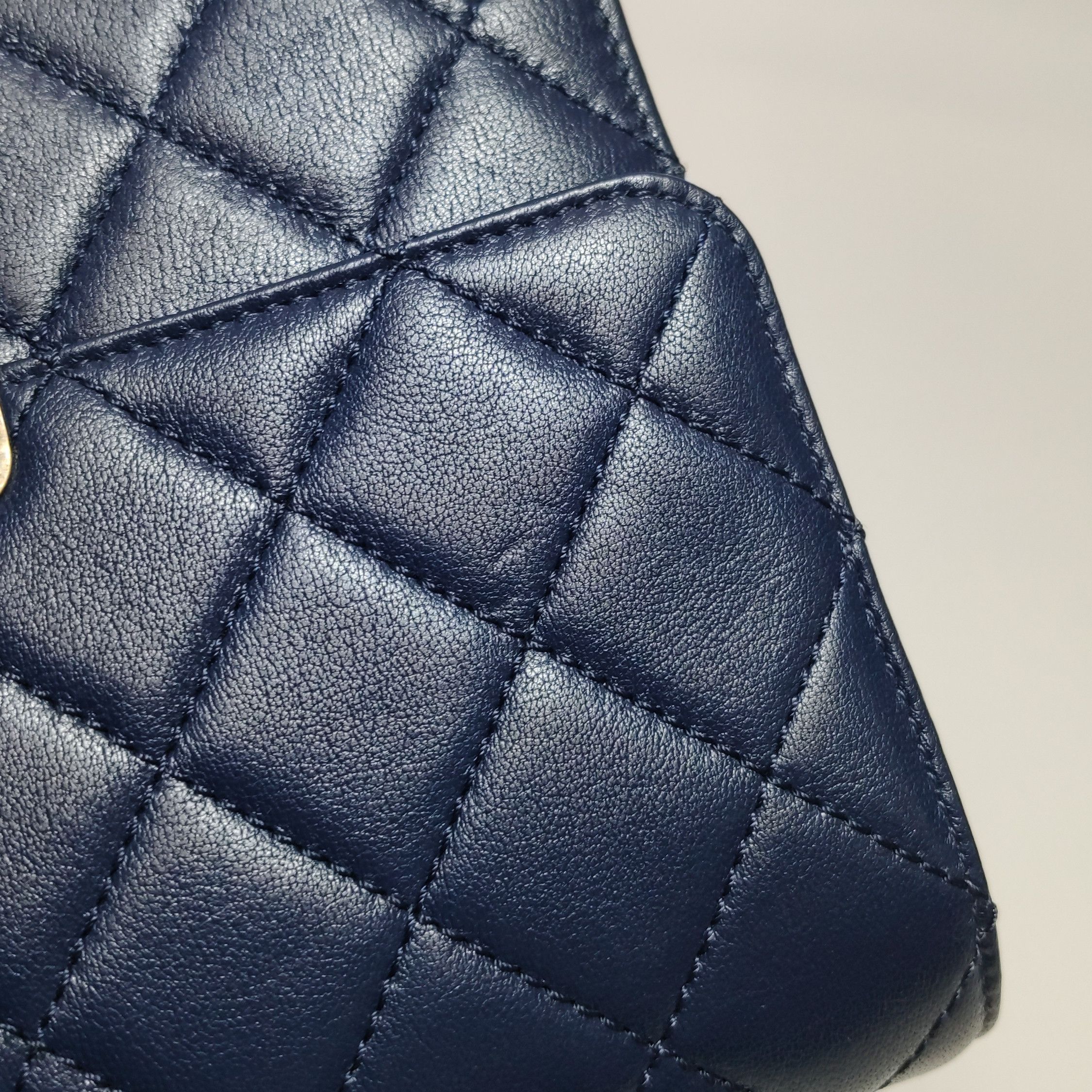 Chanel Chanel Women os Shoulder Bags Size ONE SIZE - 22 Thumbnail