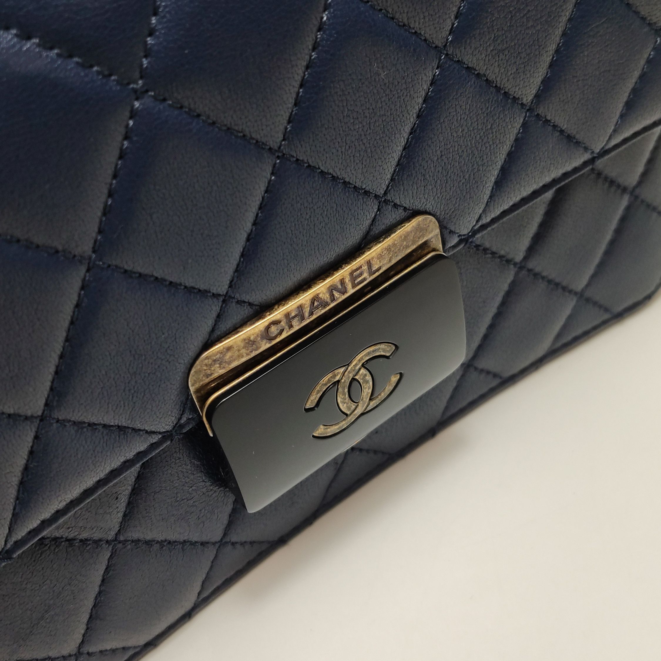 Chanel Chanel Women os Shoulder Bags Size ONE SIZE - 15 Thumbnail