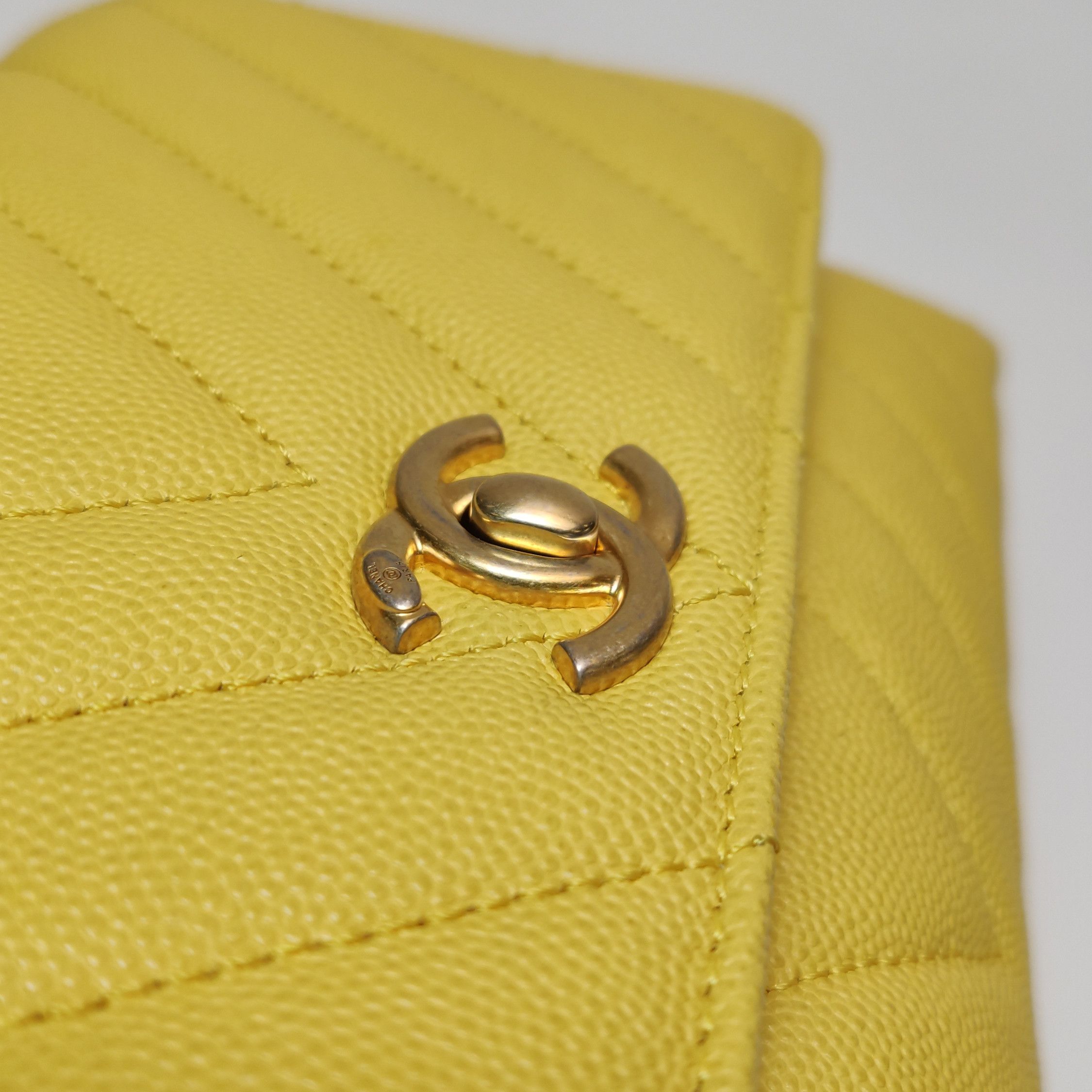 Chanel Chanel Women os Shoulder Bags Size ONE SIZE - 11 Thumbnail