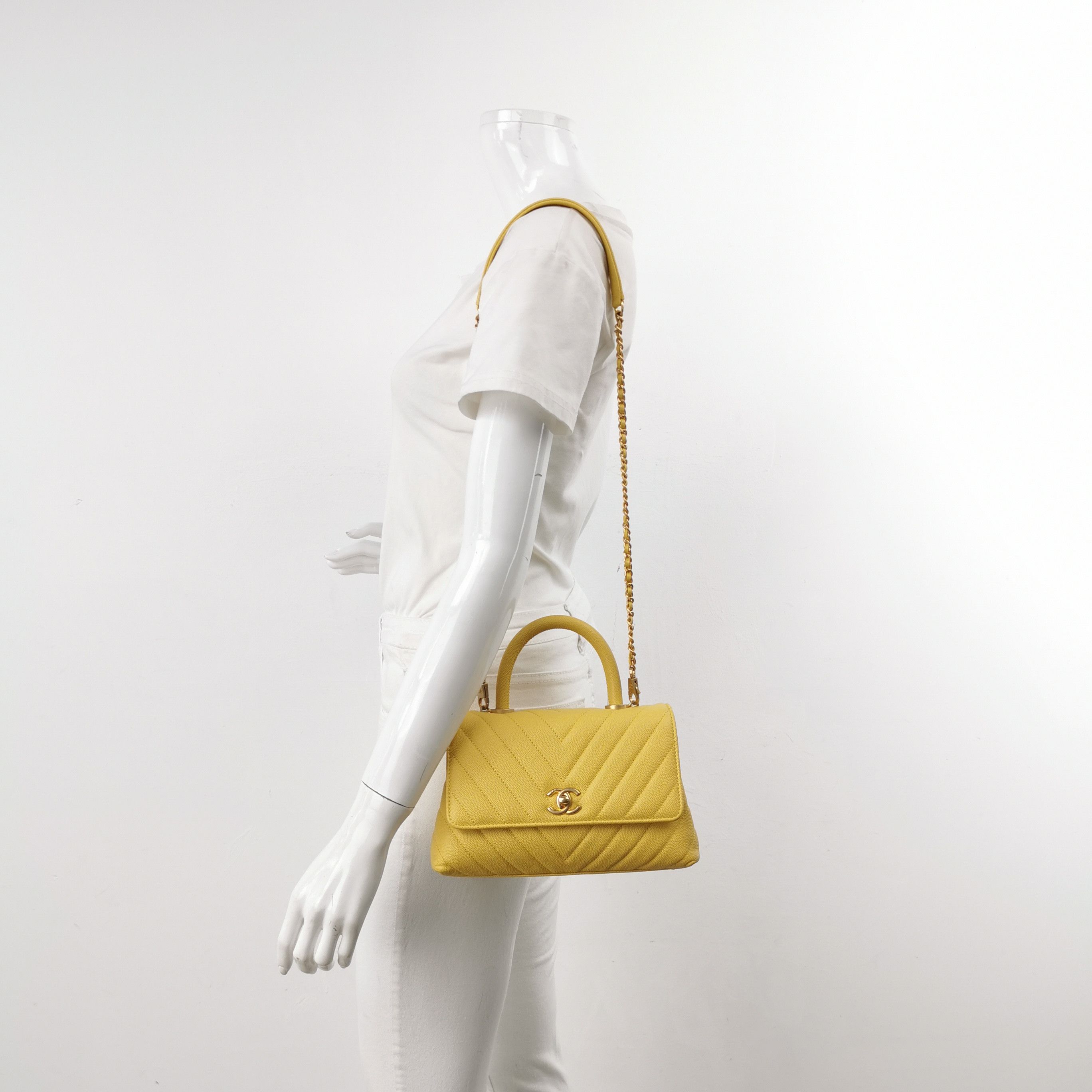 Chanel Chanel Women os Shoulder Bags Size ONE SIZE - 2 Thumbnail