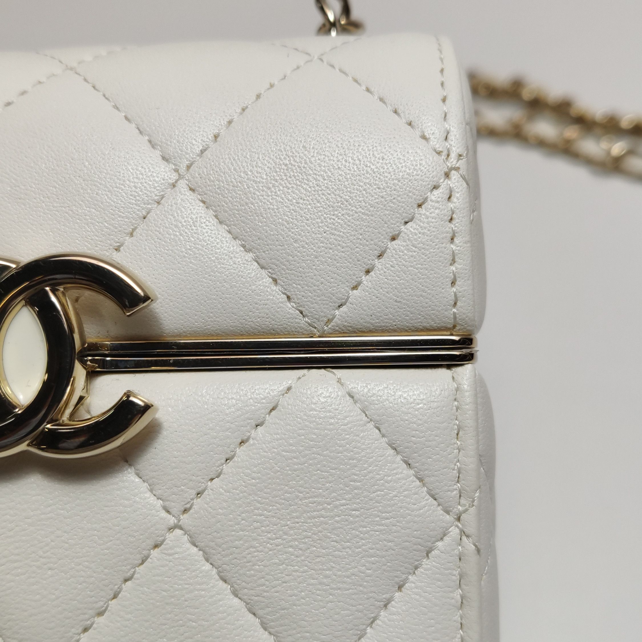 Chanel Chanel Women os Shoulder Bags Size ONE SIZE - 14 Thumbnail