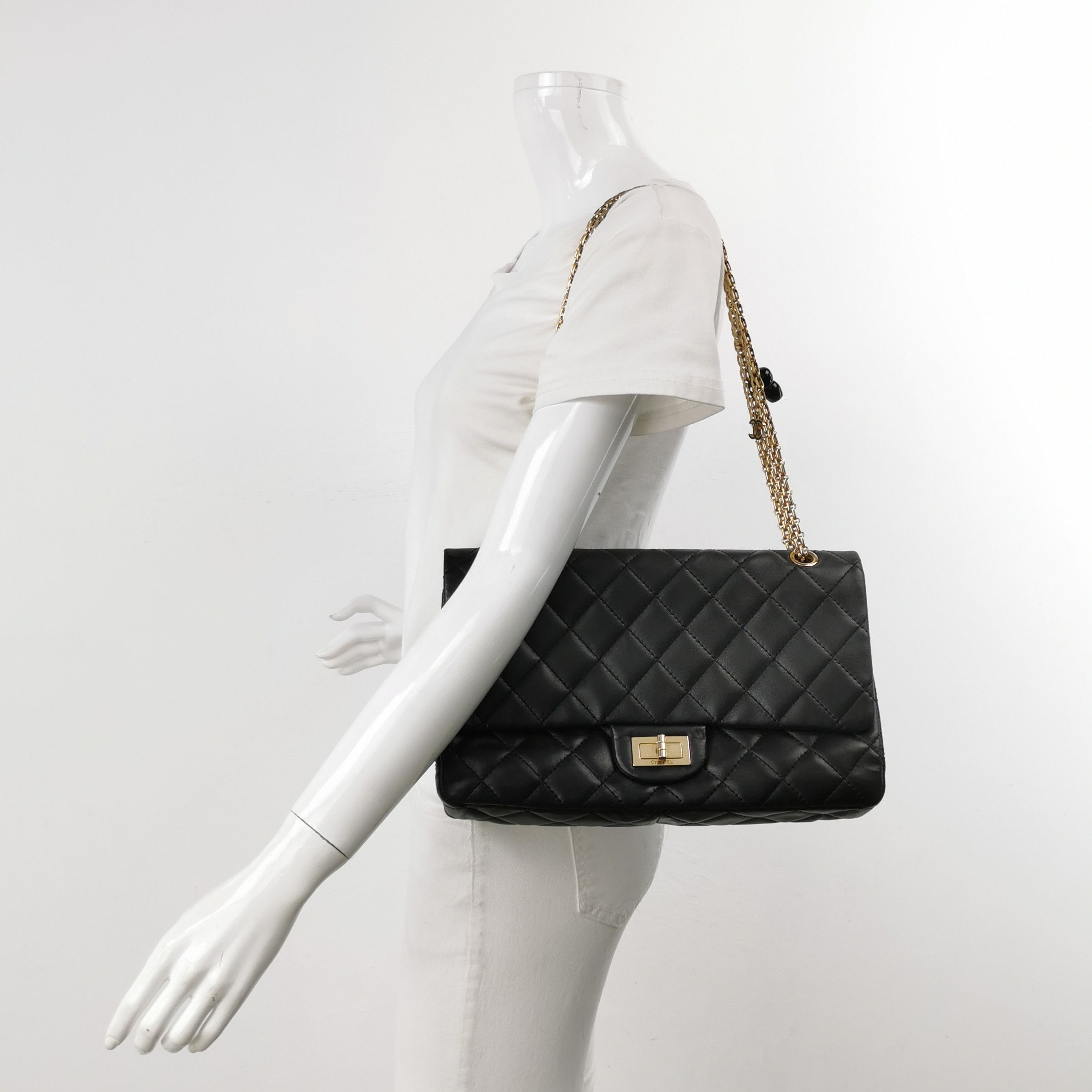 Chanel Chanel Women os Shoulder Bags Size ONE SIZE - 2 Thumbnail