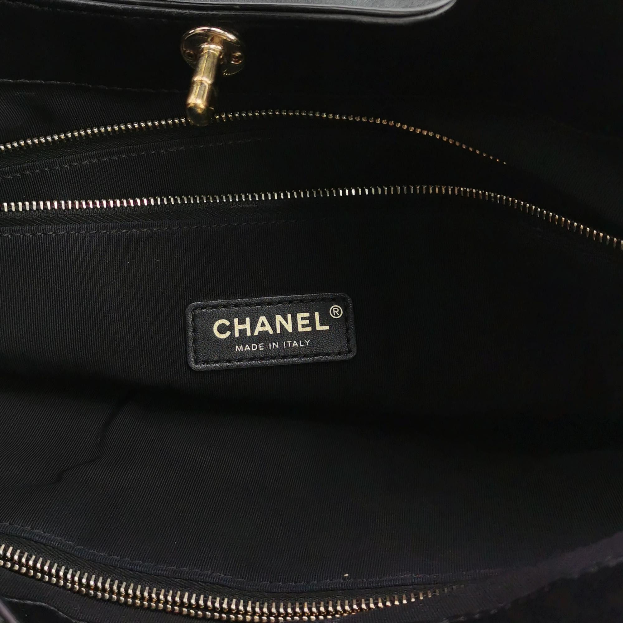 Chanel Chanel Women os Shoulder Bags Size ONE SIZE - 8 Thumbnail