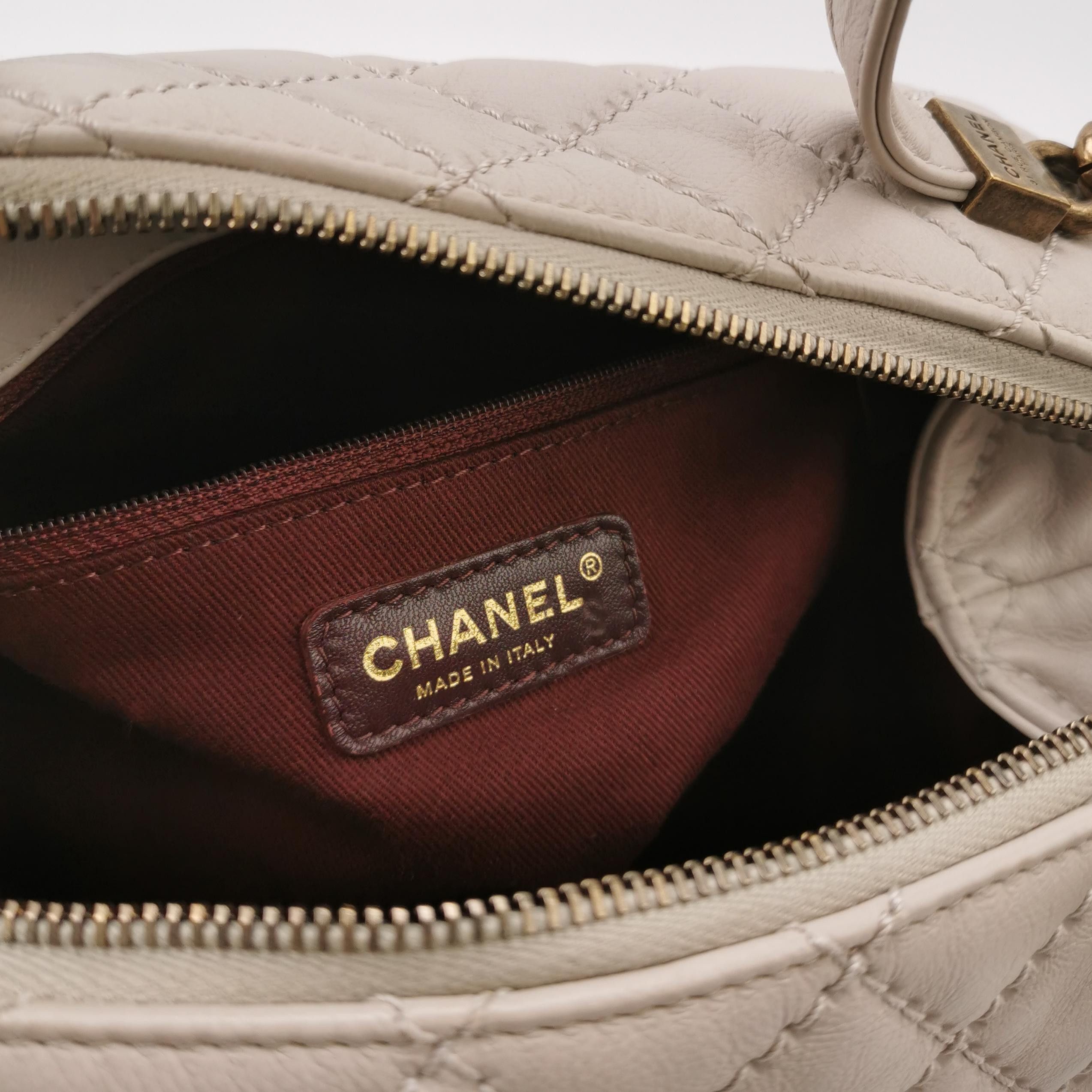 Chanel Chanel Women os Shoulder Bags Size ONE SIZE - 8 Thumbnail