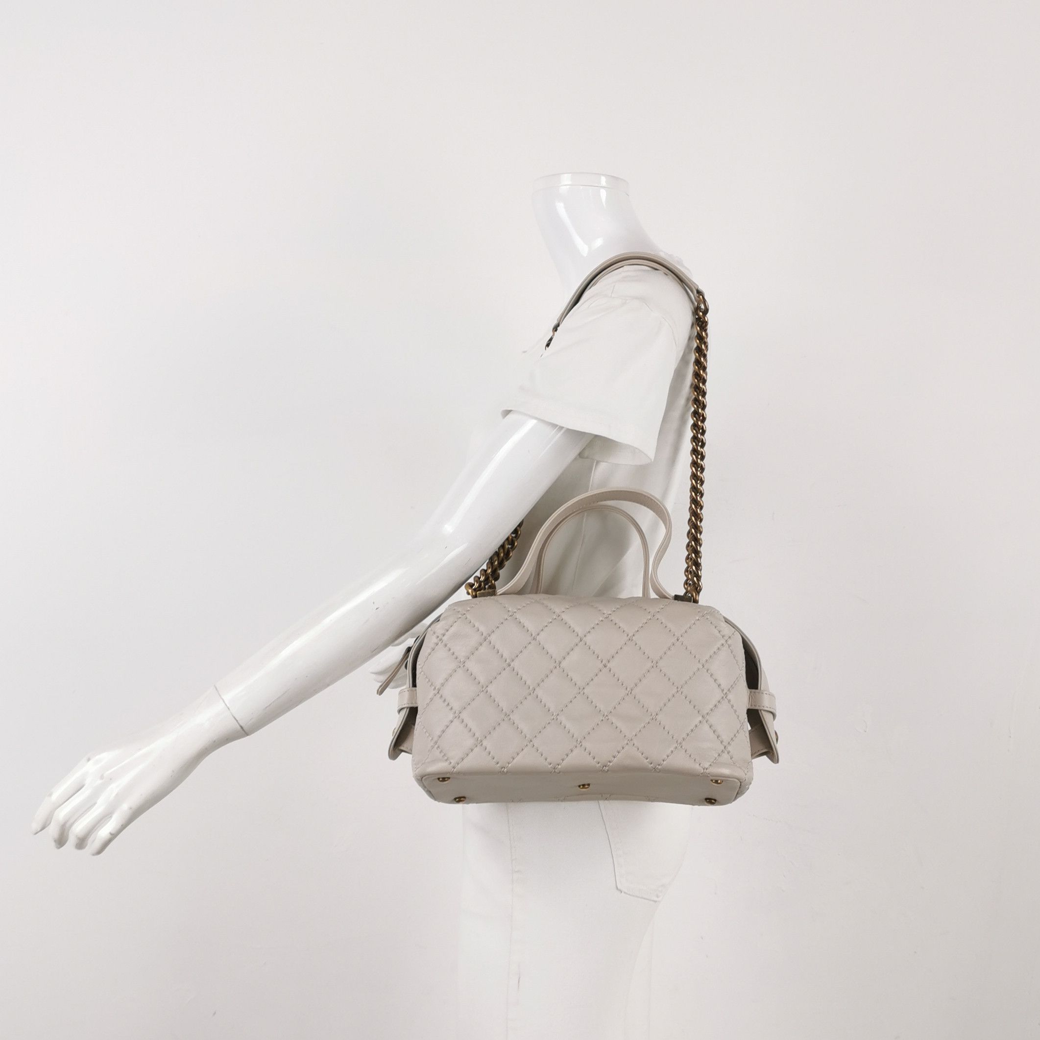 Chanel Chanel Women os Shoulder Bags Size ONE SIZE - 2 Thumbnail