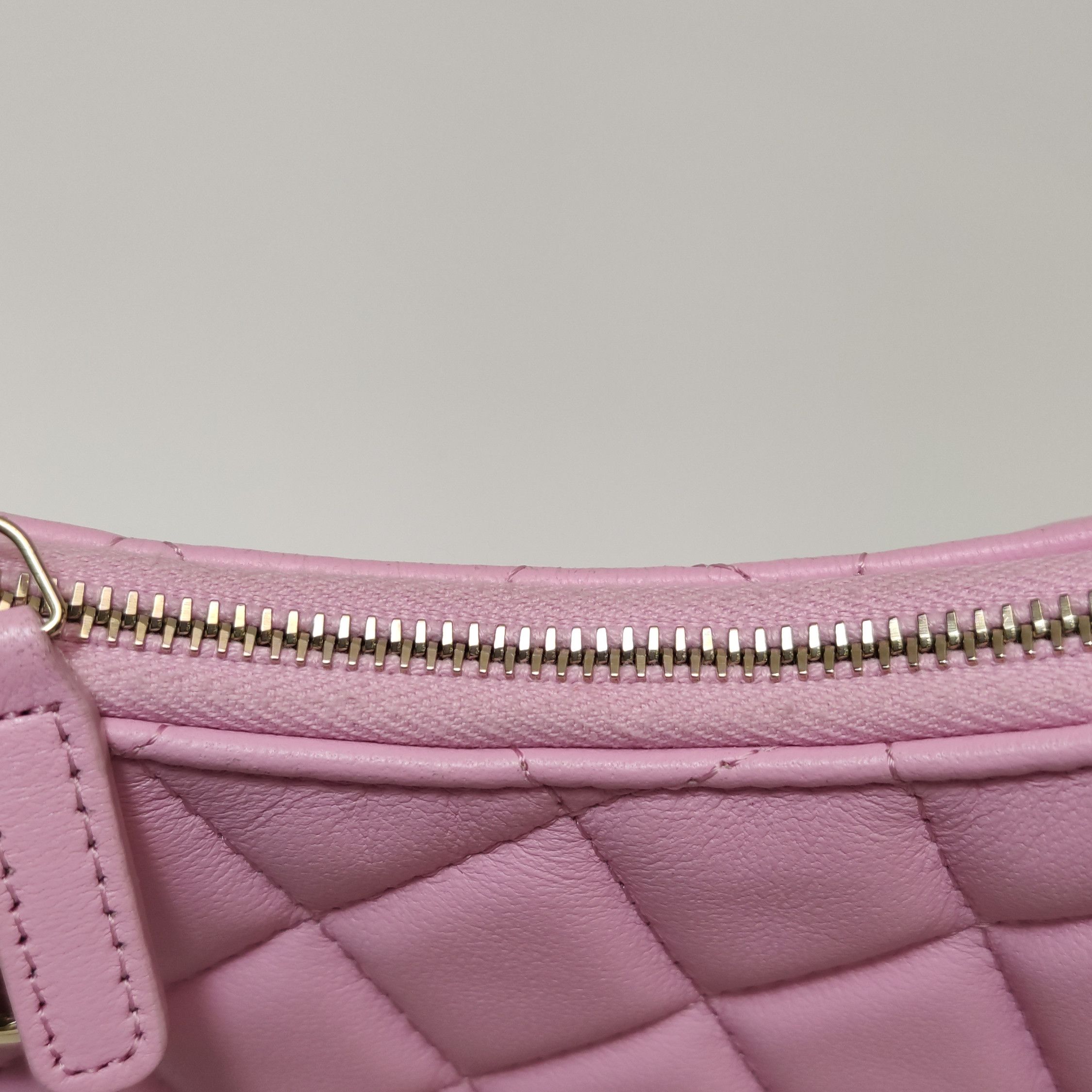 Chanel Chanel Women os Crossbody Bags Size ONE SIZE - 25 Thumbnail