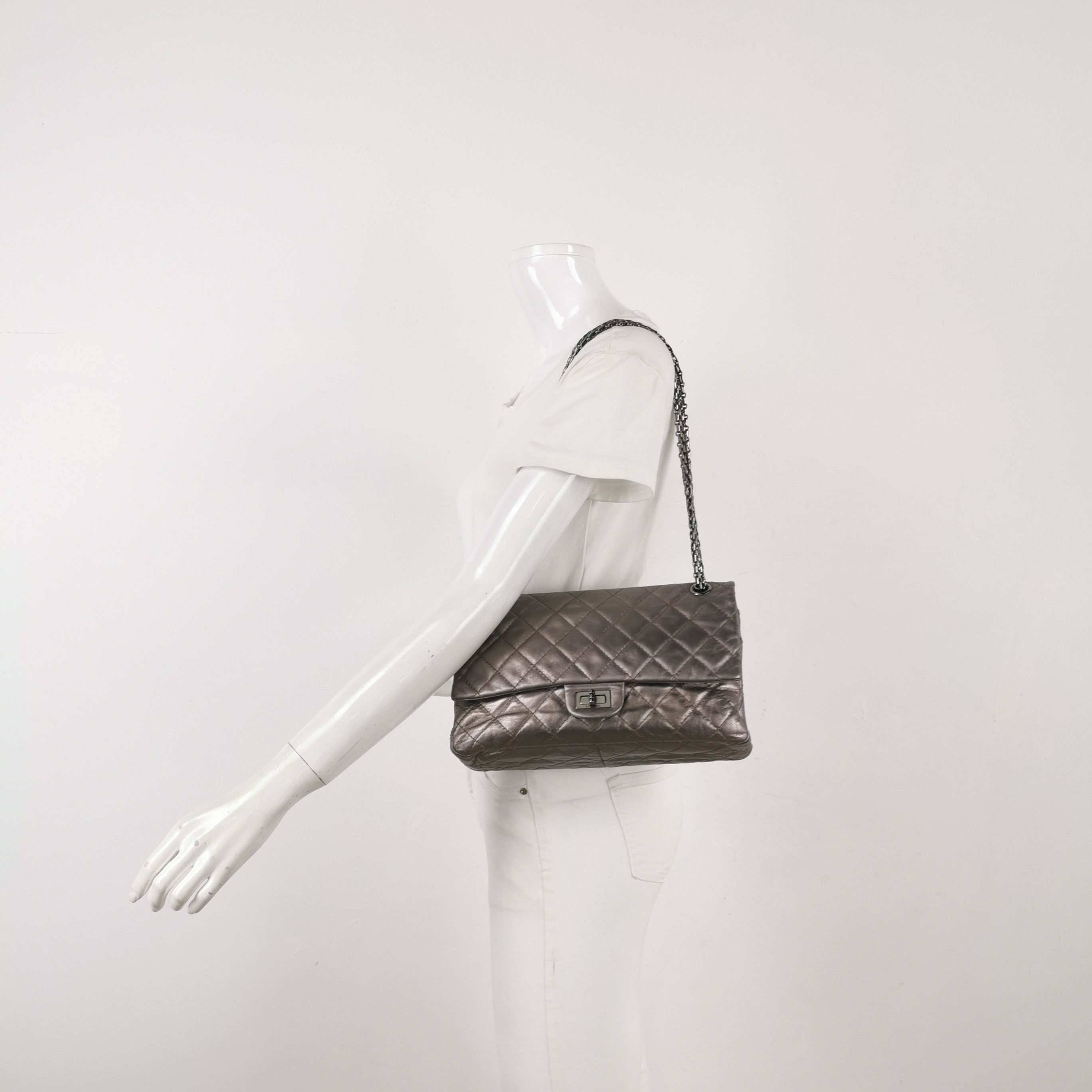 Chanel Chanel Women os Shoulder Bags Size ONE SIZE - 2 Thumbnail
